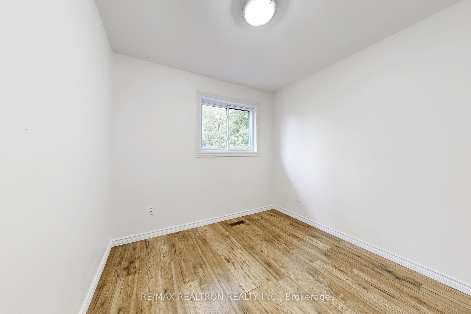 74 Trothen Circle photo 31