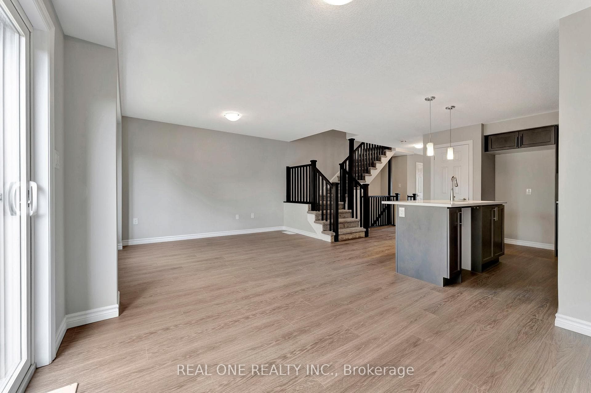 82 Harrison Drive photo 17