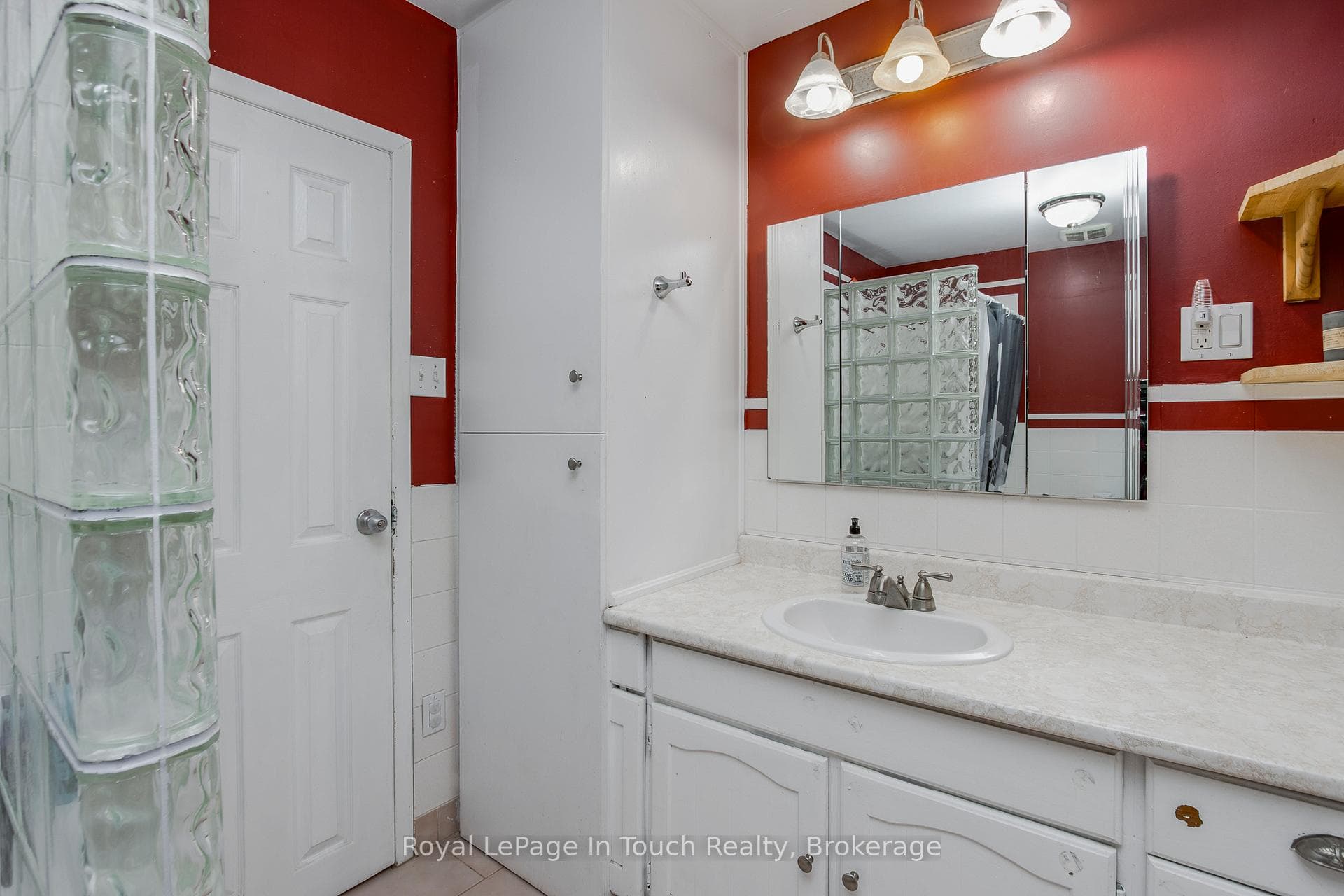 477 Murray Road photo 17