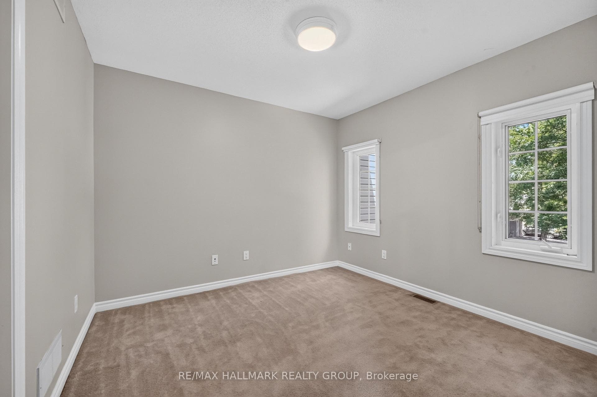 2028 MELETTE Crescent photo 23