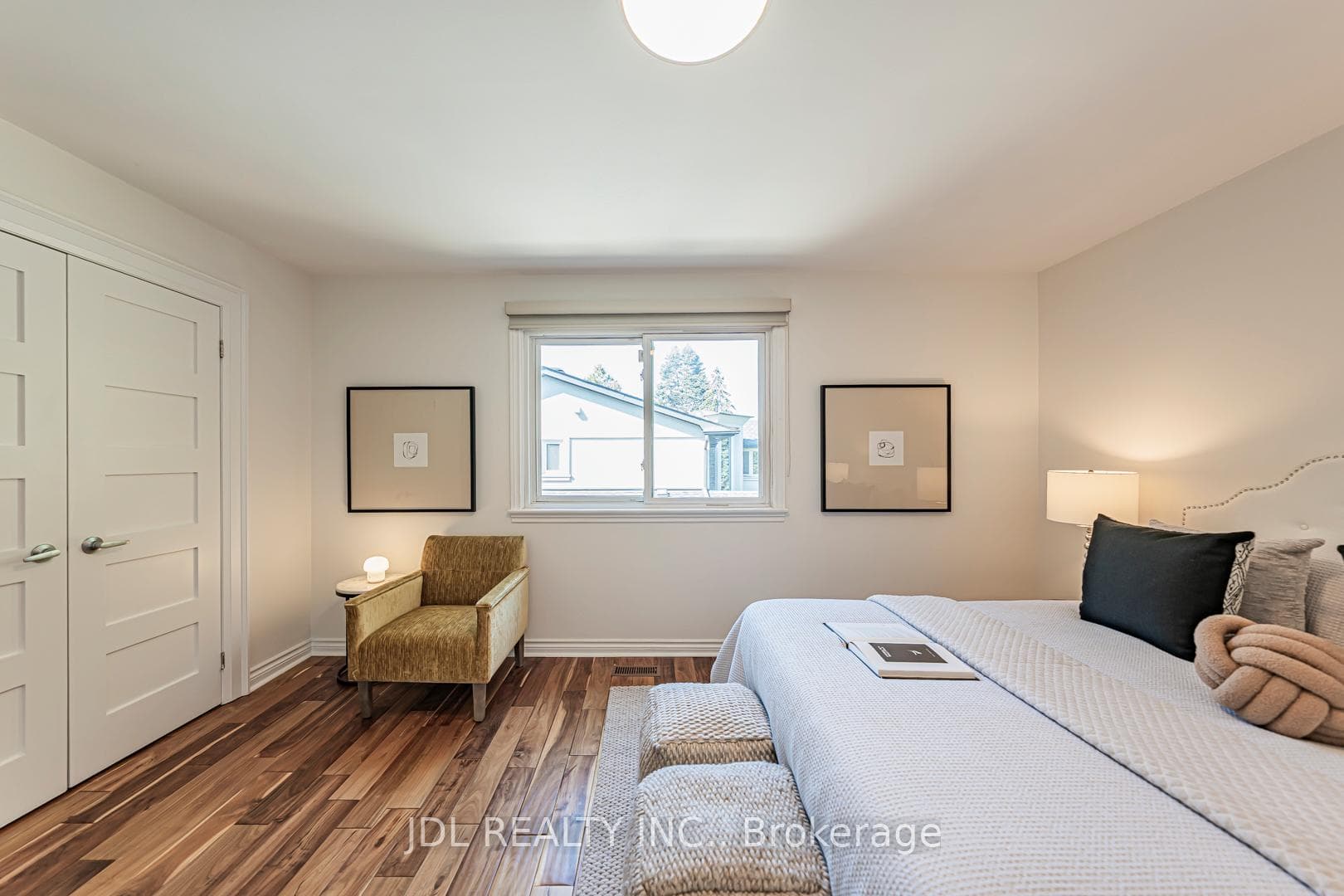2431 Jarvis Street photo 39