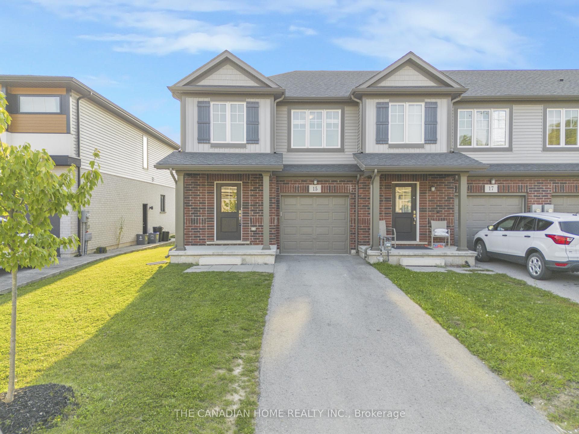 15 Damude Avenue photo 2
