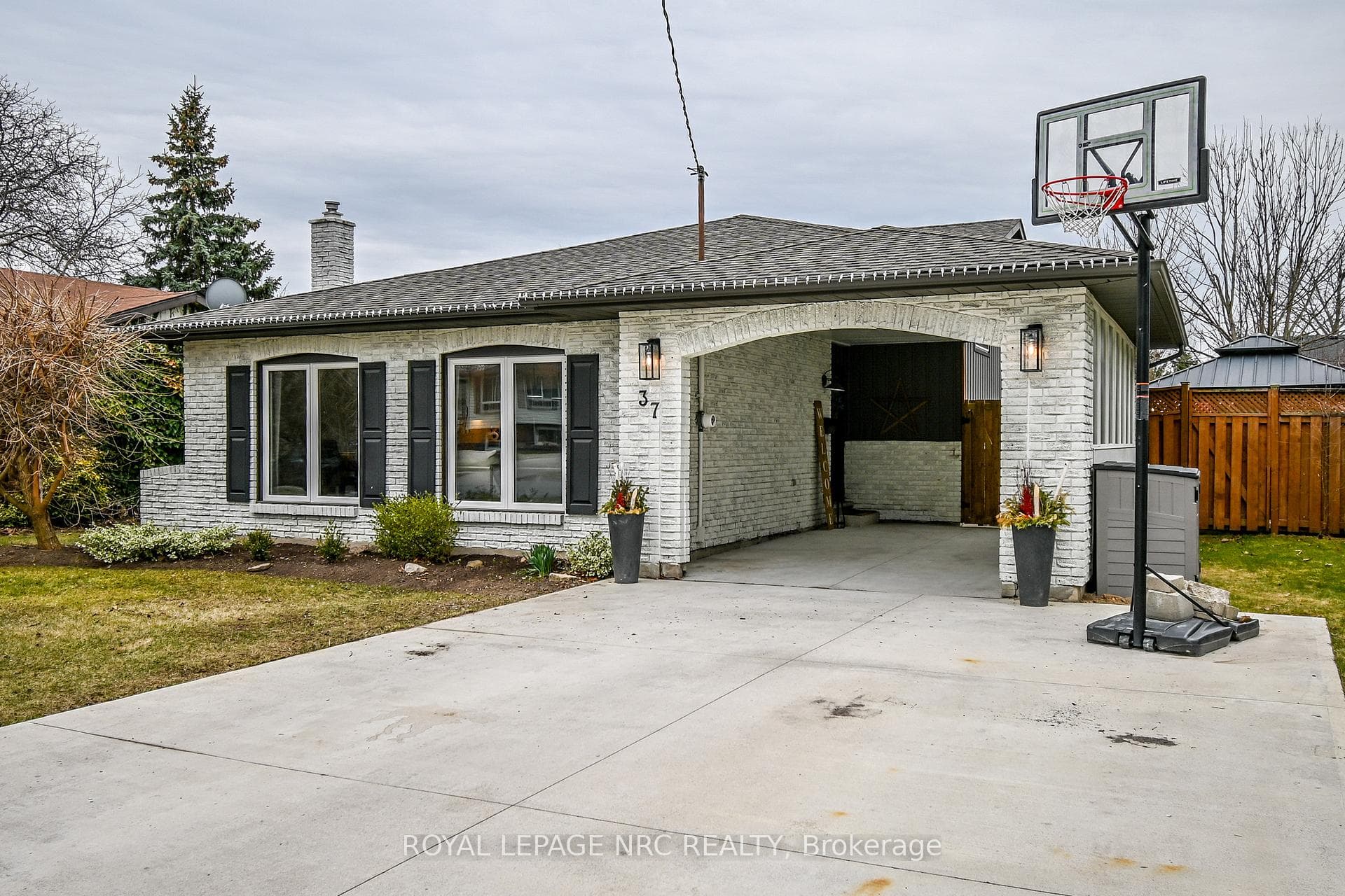 37 Sherman Drive photo 1