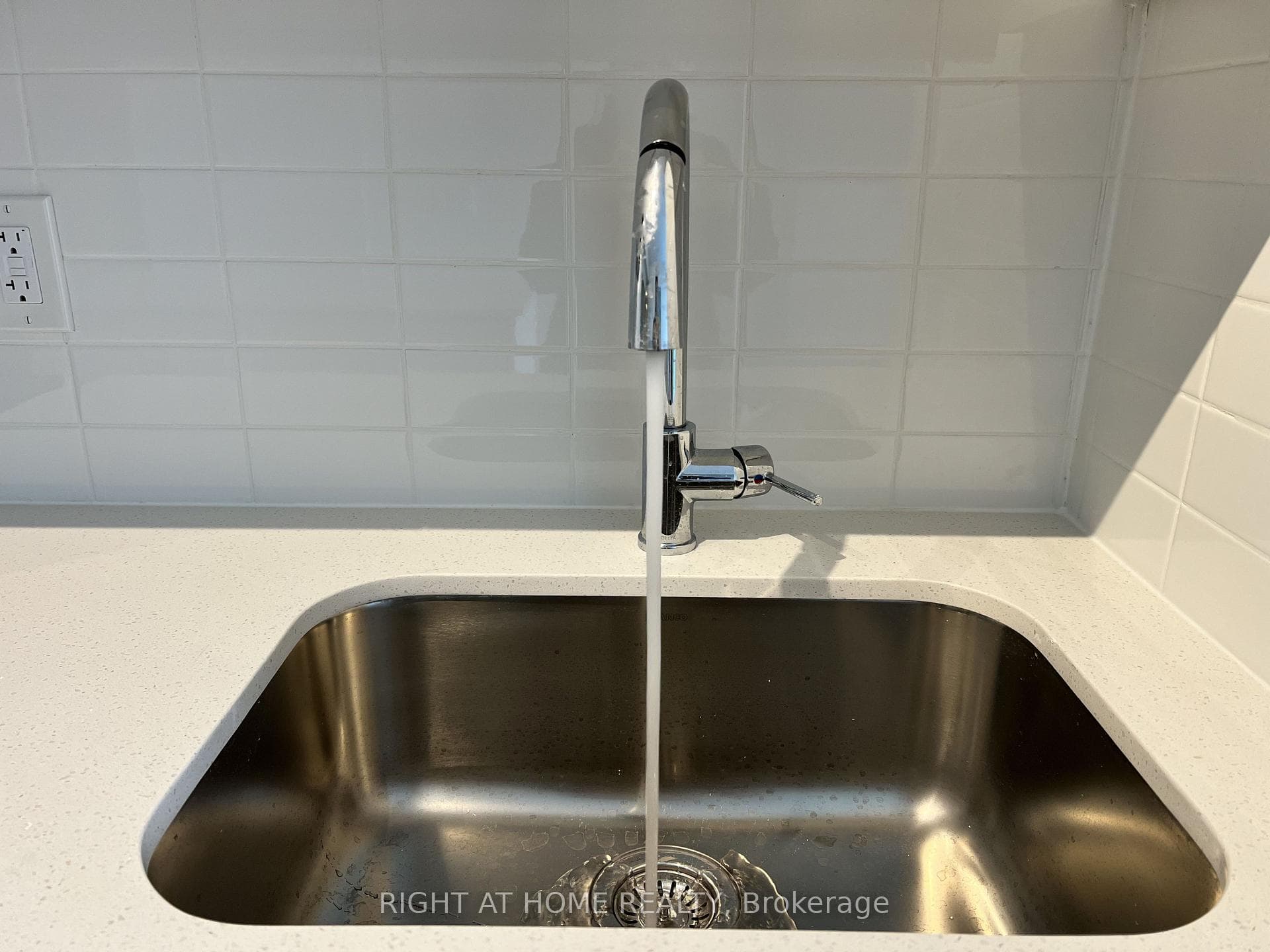 15 Ellerslie Avenue Unit 2301 photo 9