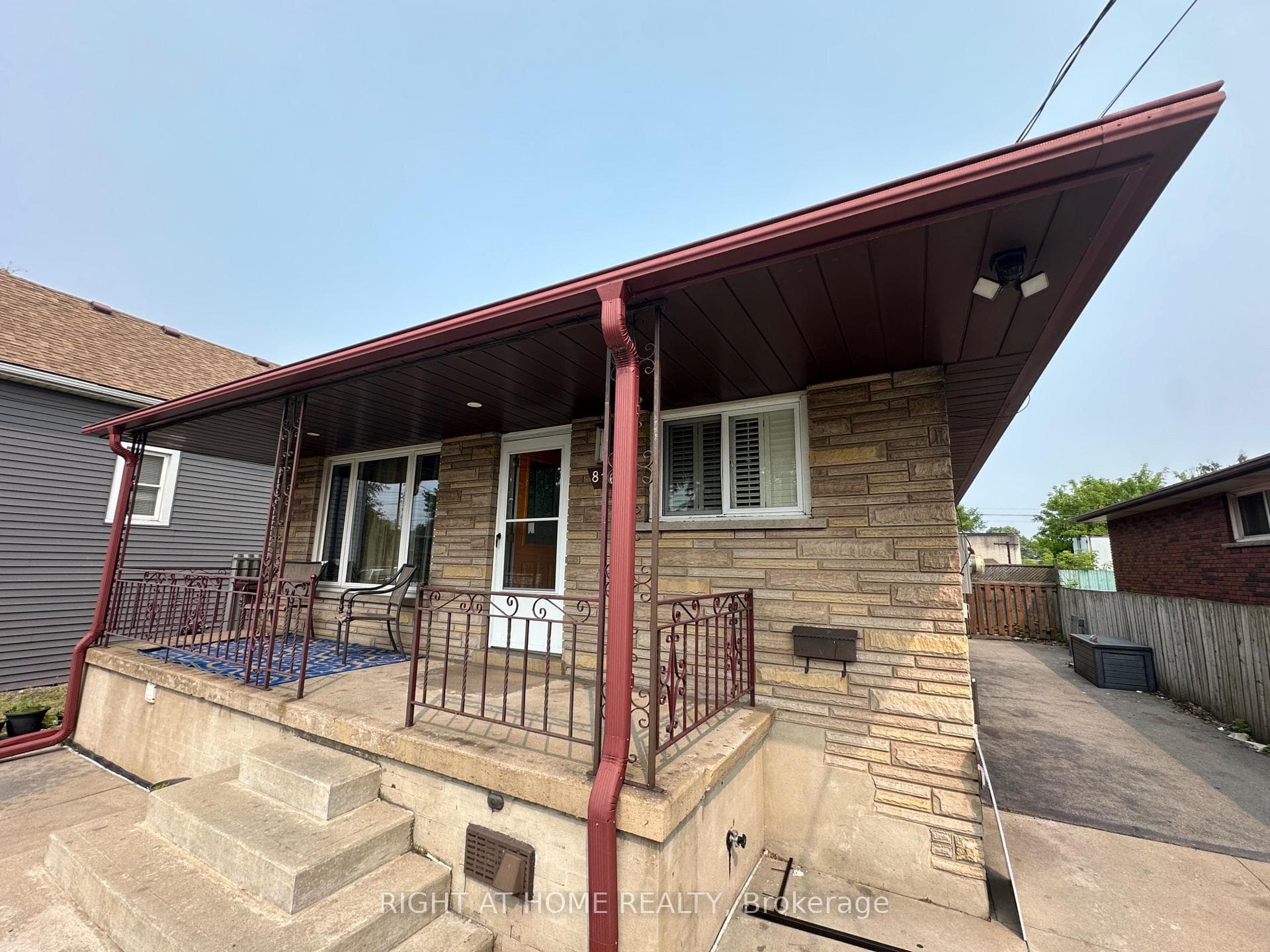 816 Dunn Avenue photo 1