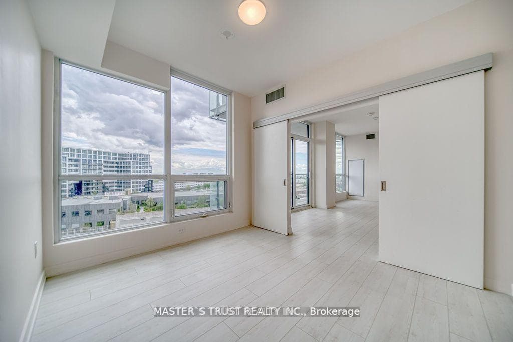 10 De Boers Drive Unit 1101 photo 9