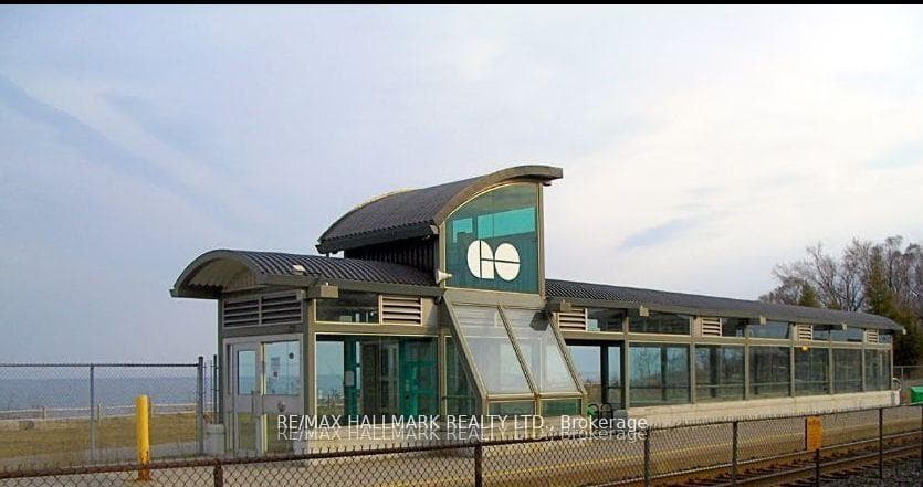 Steps to Rouge Go Station (5 min walk!)