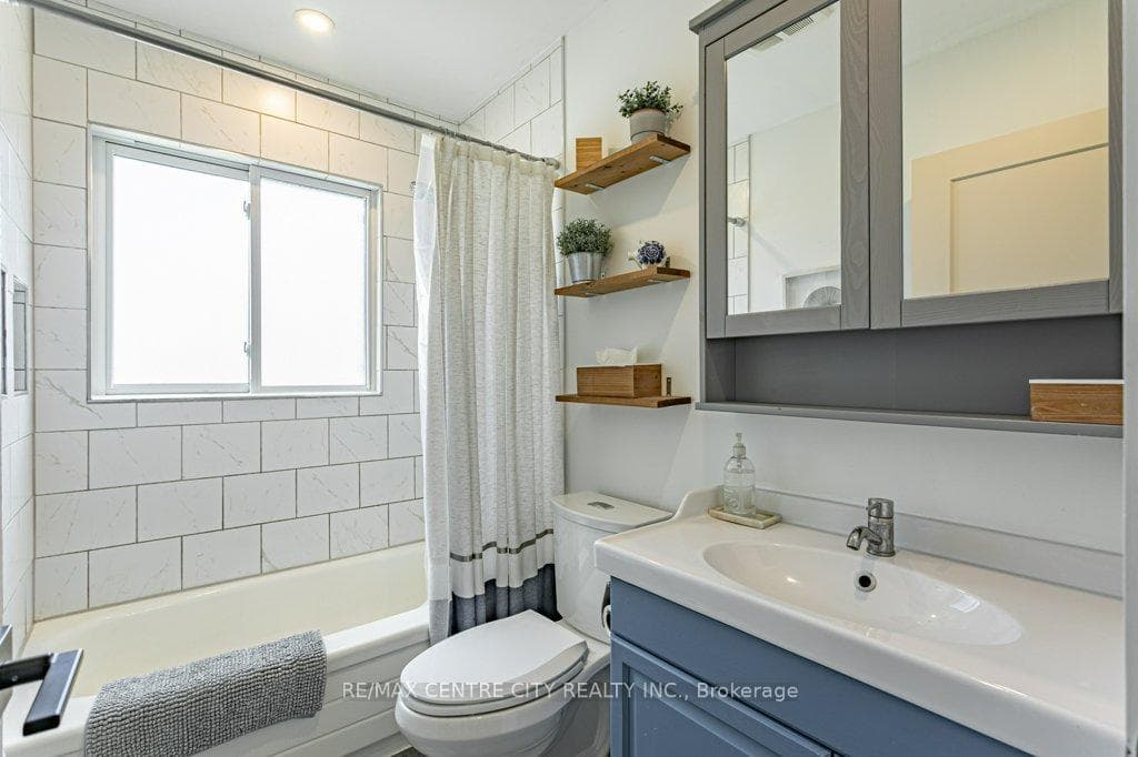 1360 Lydia Street photo 19