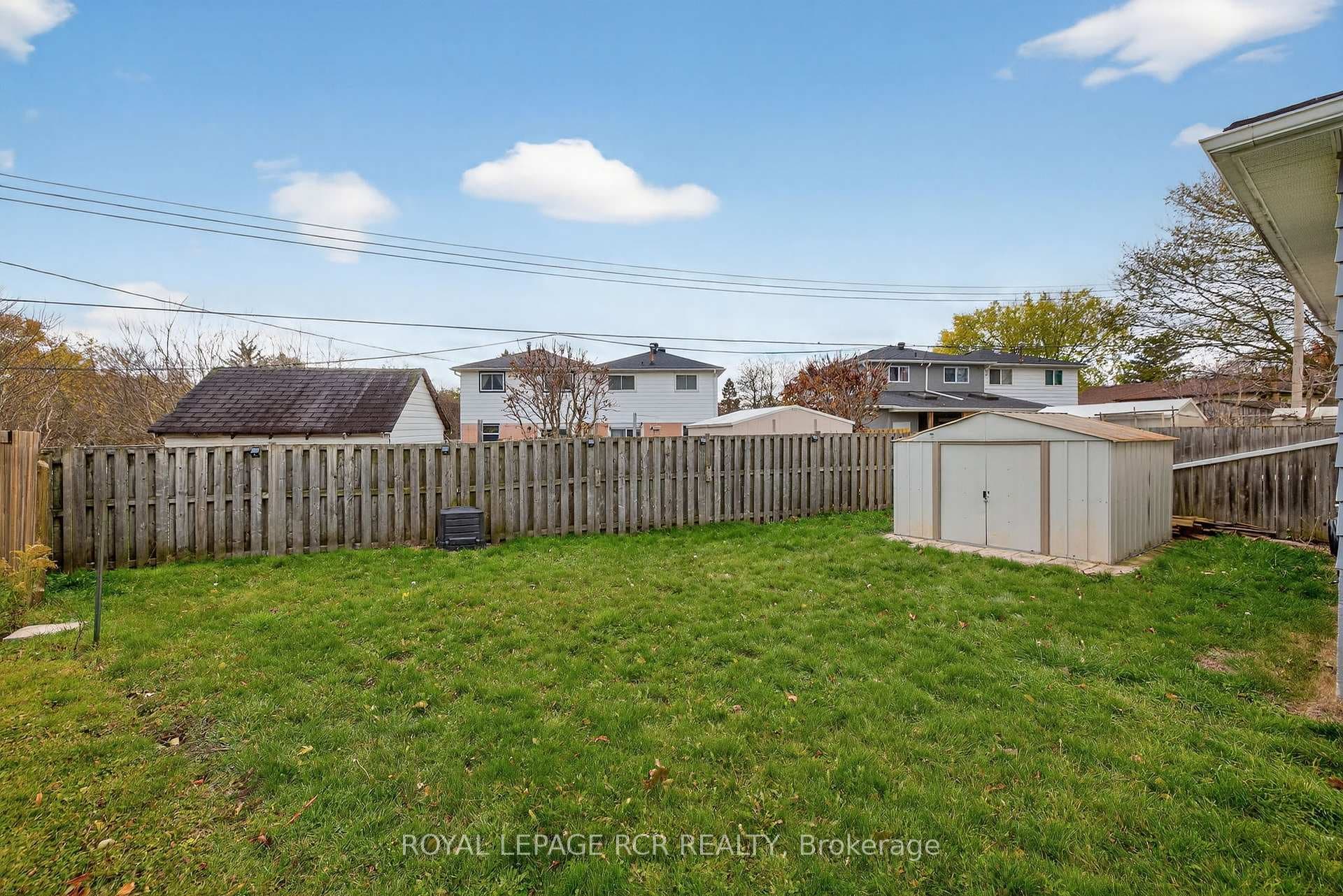 19 Alphonsus Court photo 32
