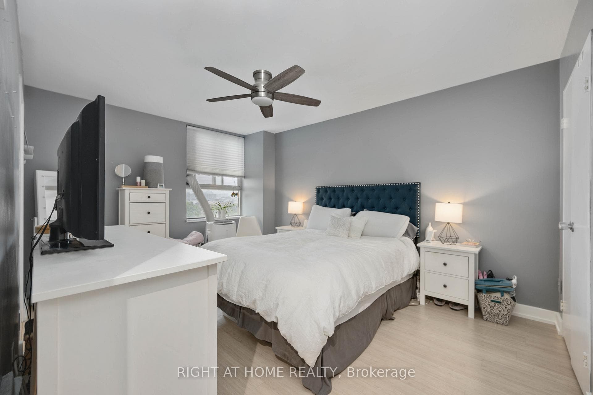 455 Sentinel Road Unit 810 photo 17