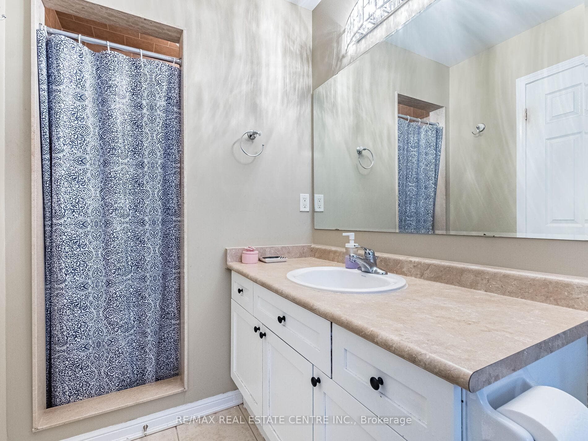 673 Holly Avenue photo 33