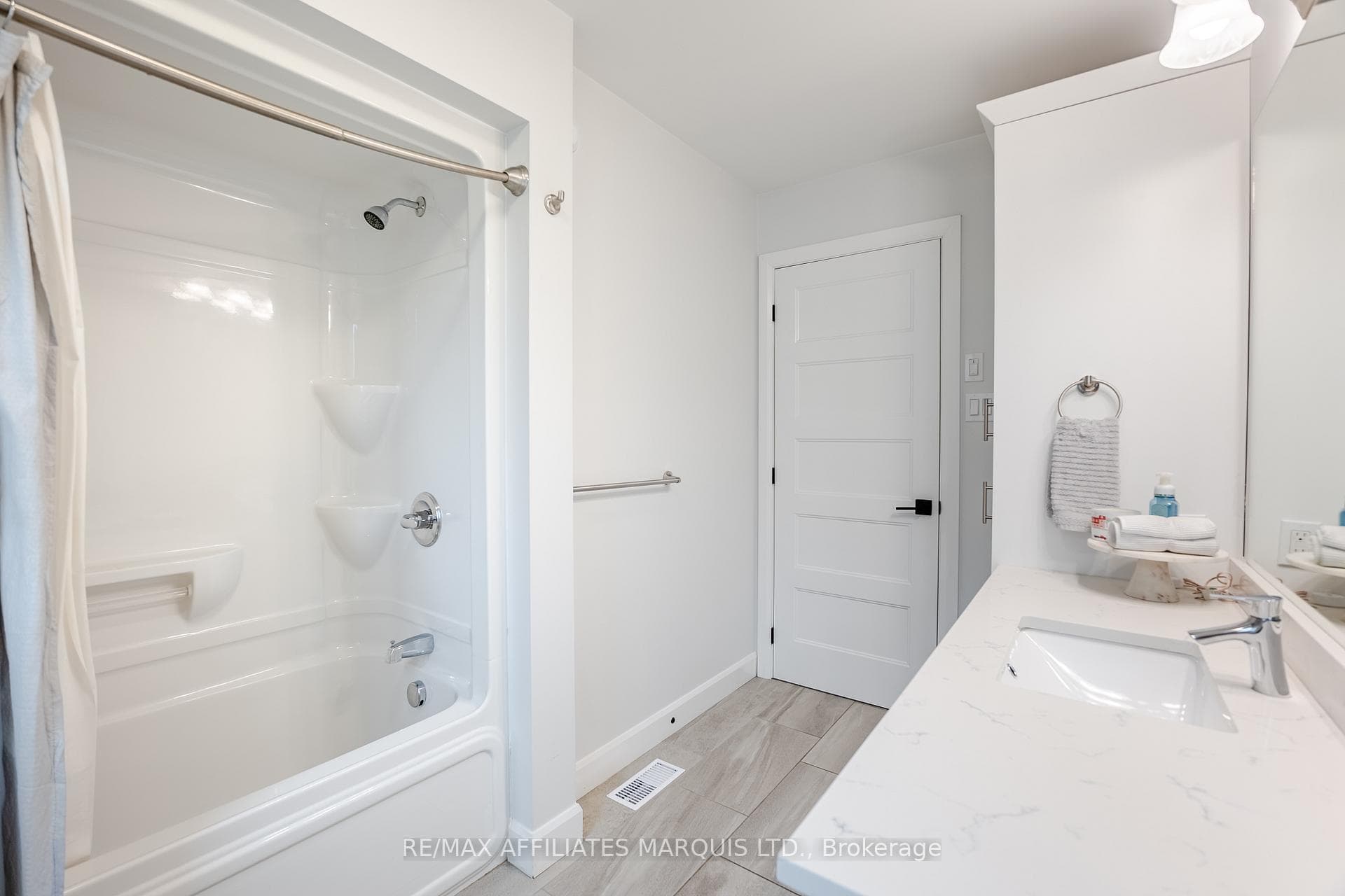 269 Gillis Avenue photo 28