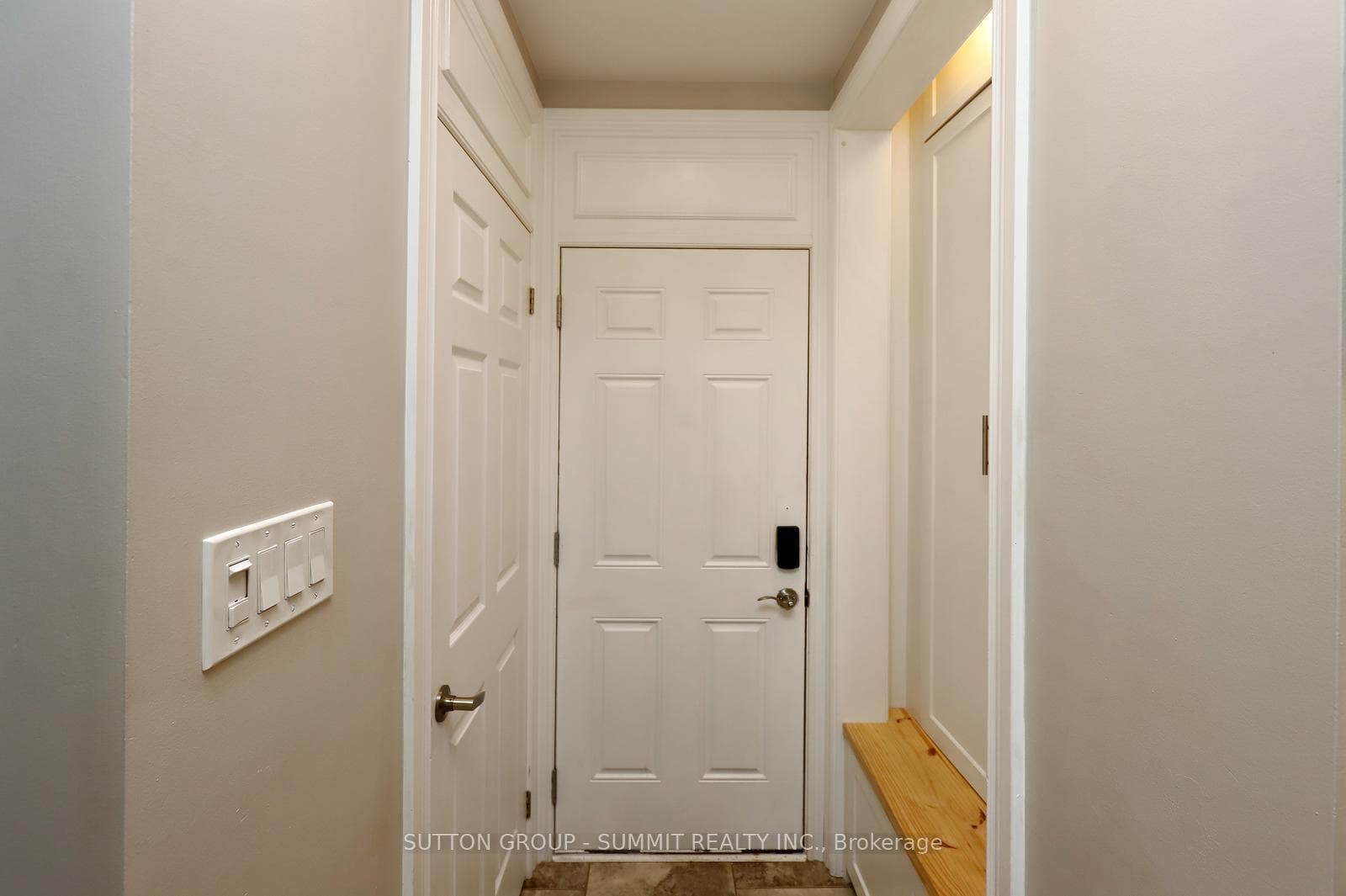 378 Blinco Terrace photo 13