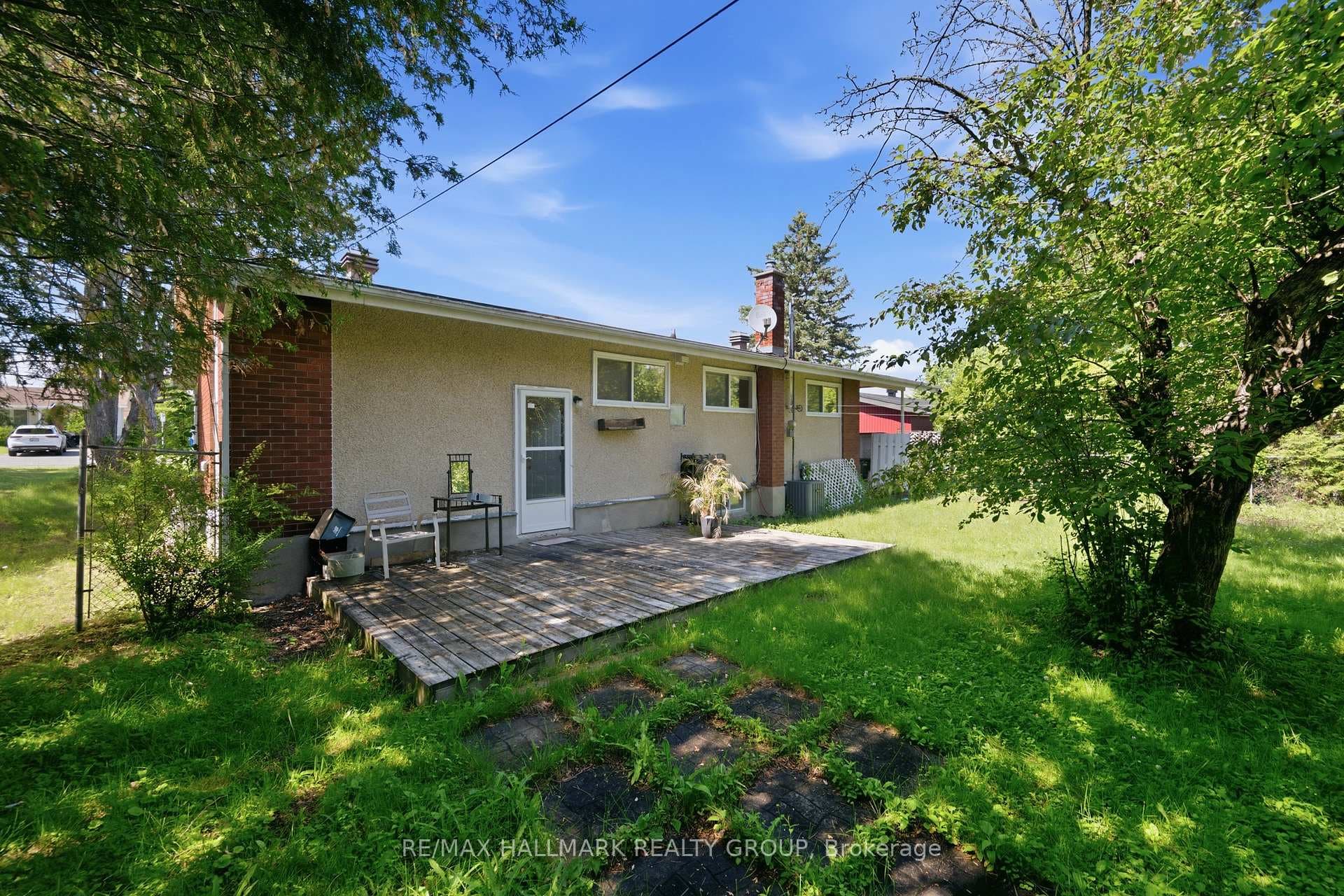 45 Hilliard Avenue photo 39