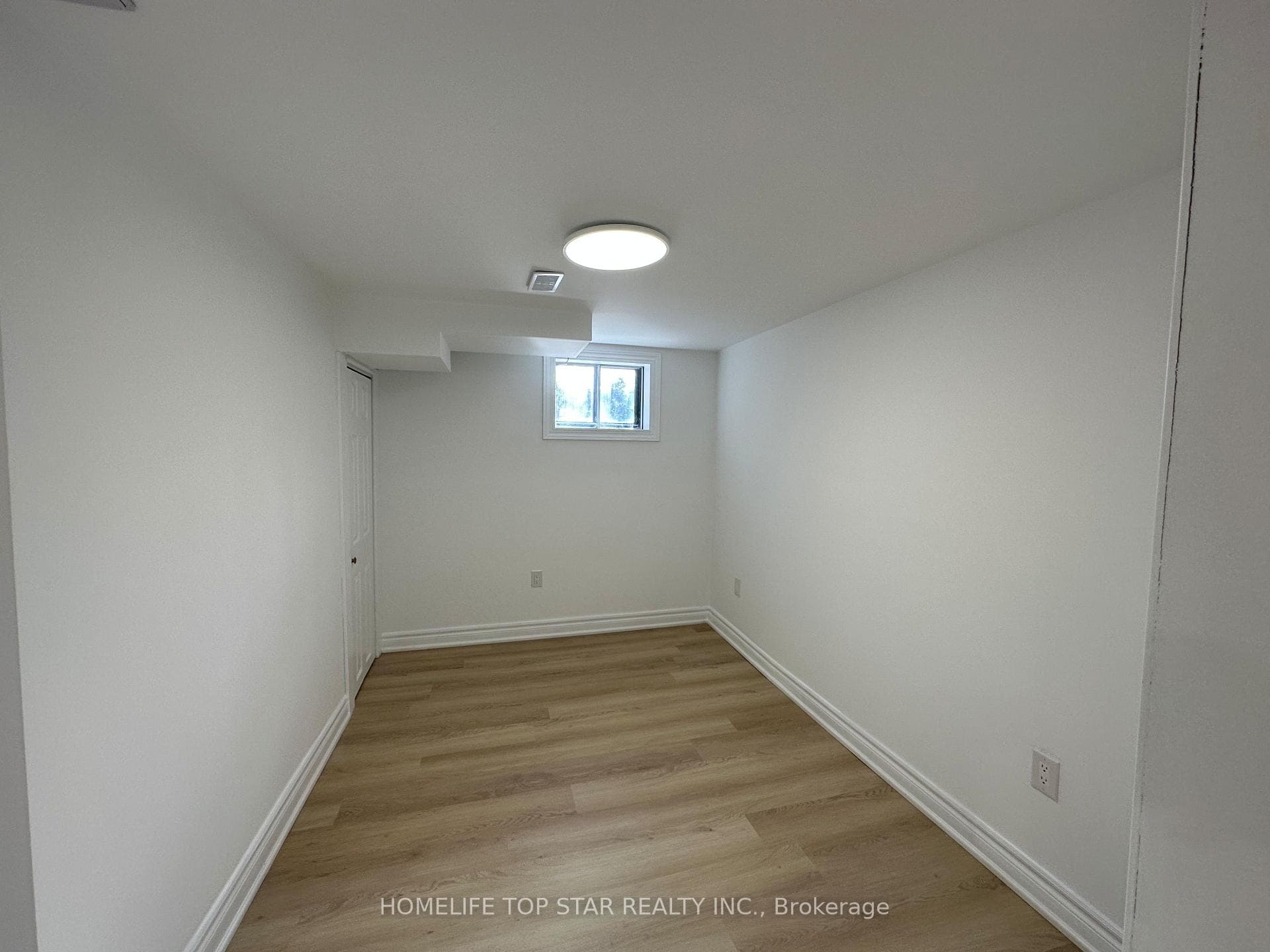 38 Cartier Crescent Unit Basement photo 8