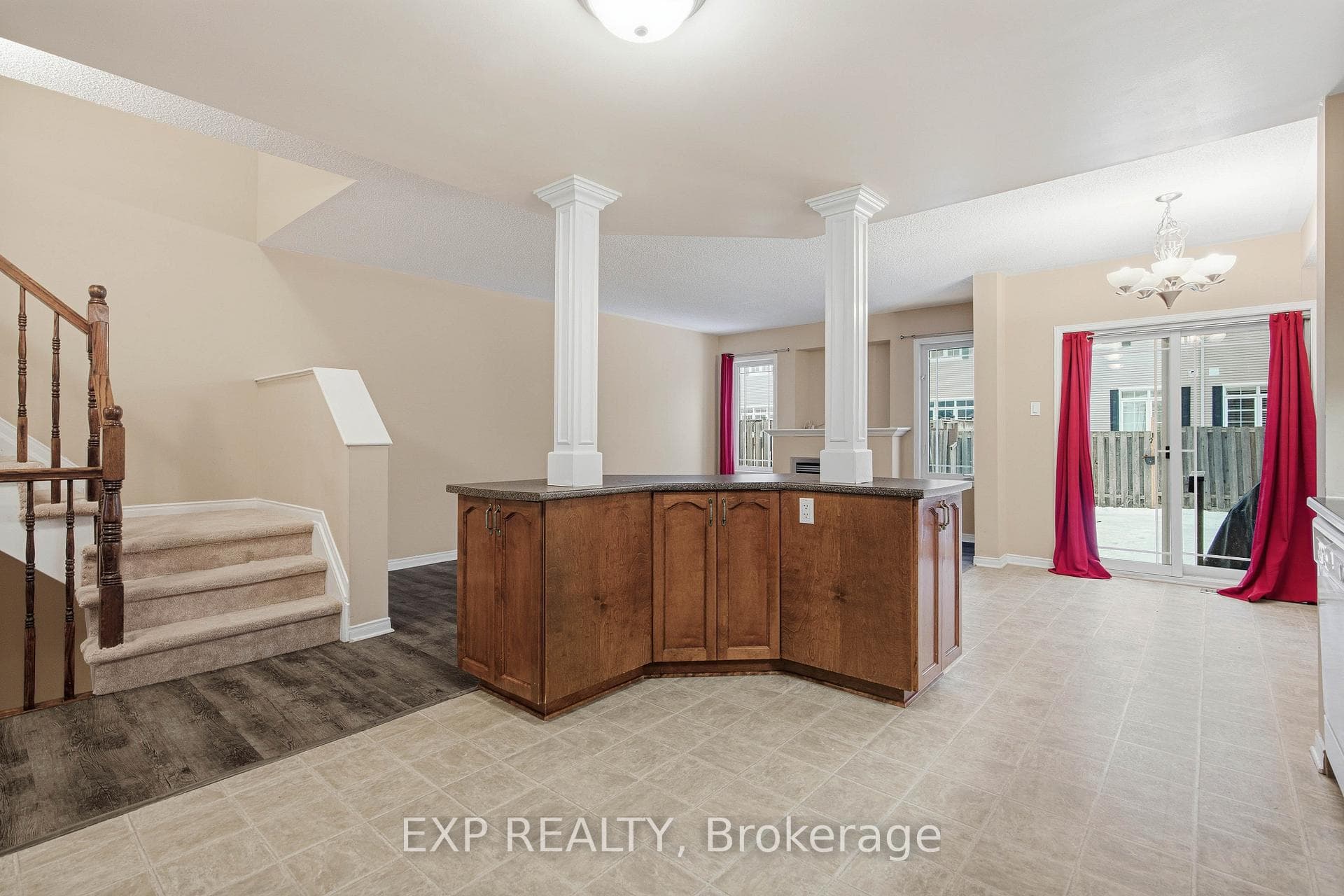 705 Regiment Avenue photo 15