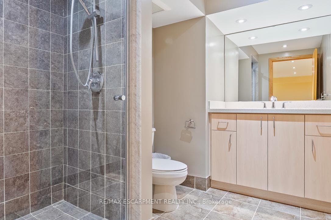 65 HARBORN Road photo 41