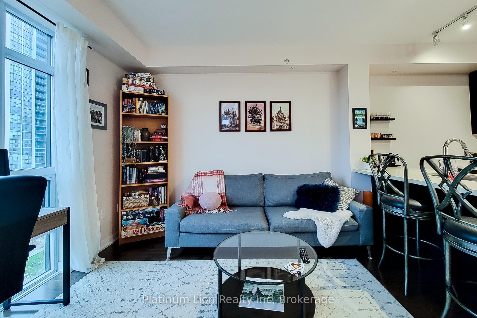 85 Robinson Street Unit 703 photo 9