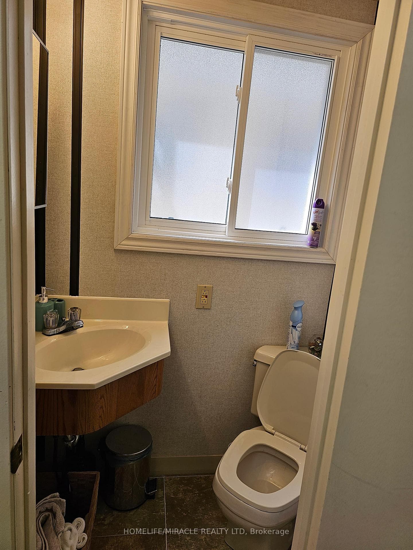 217 Creek Street photo 30