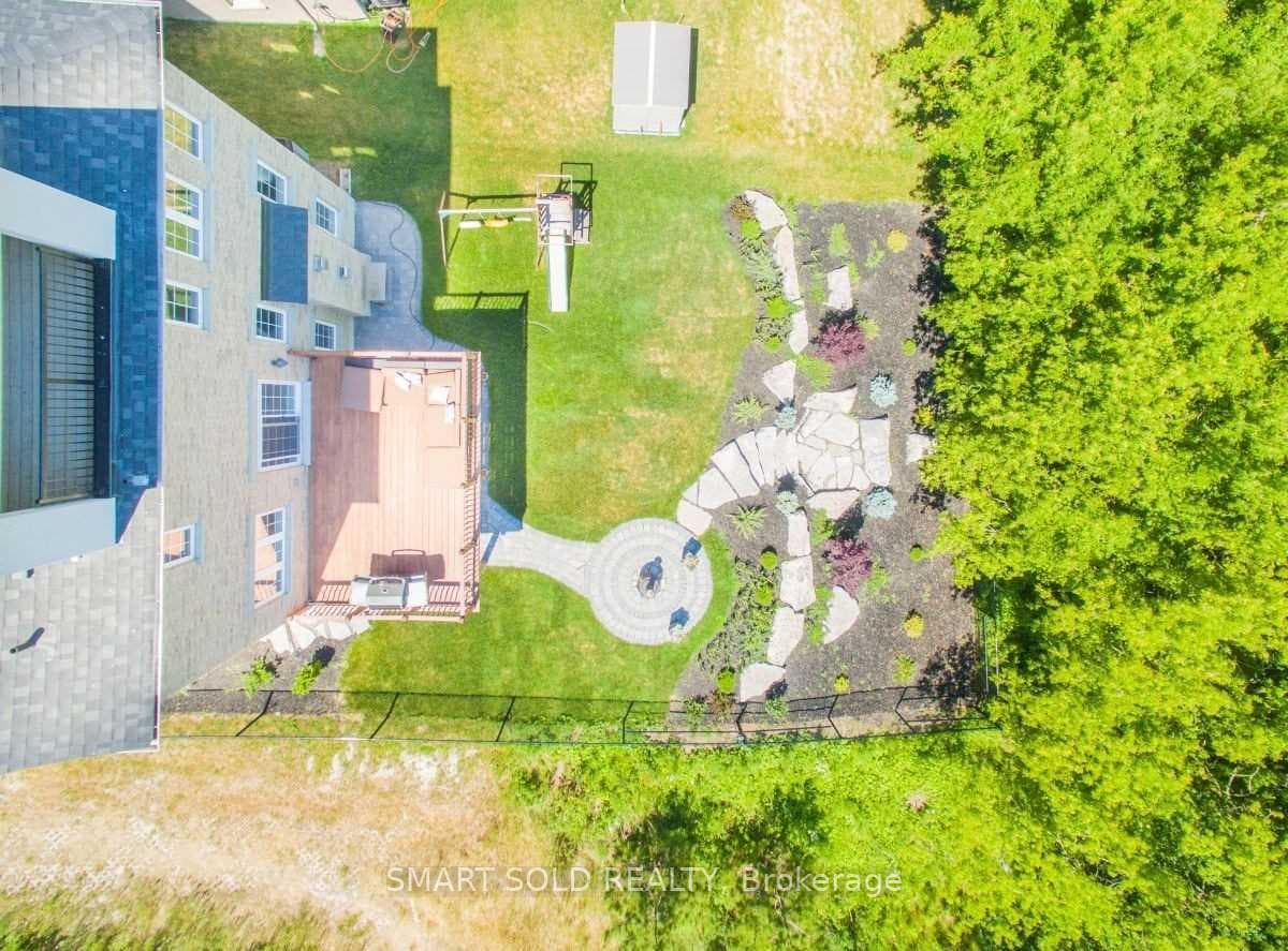 91 Muret Crescent photo 15