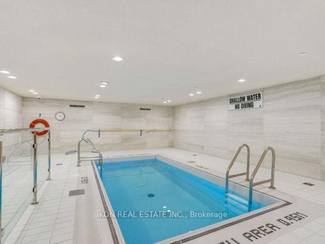 29 Queens Quay Unit 302 photo 32