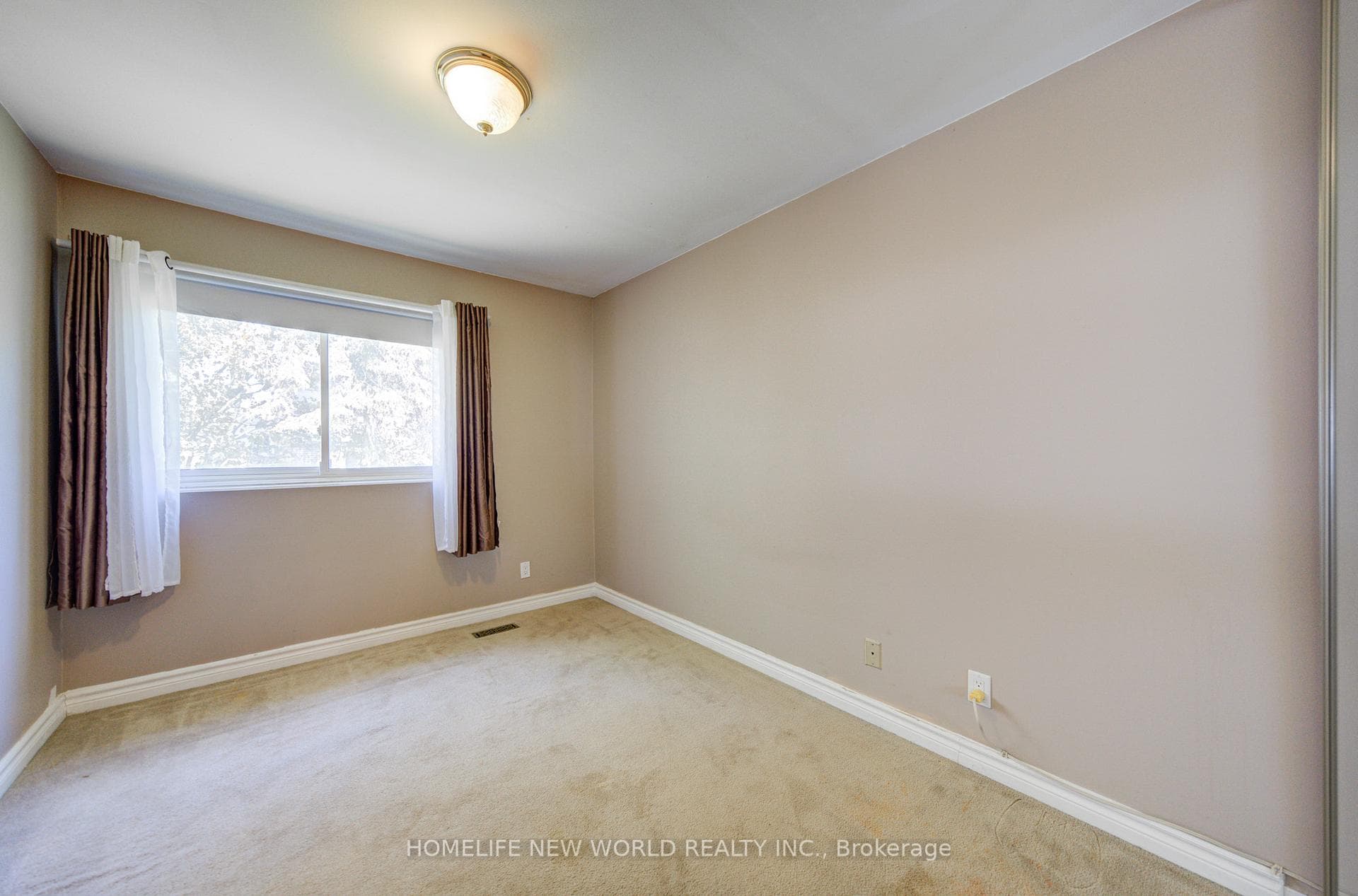 42 Hamilton Hall Drive photo 18