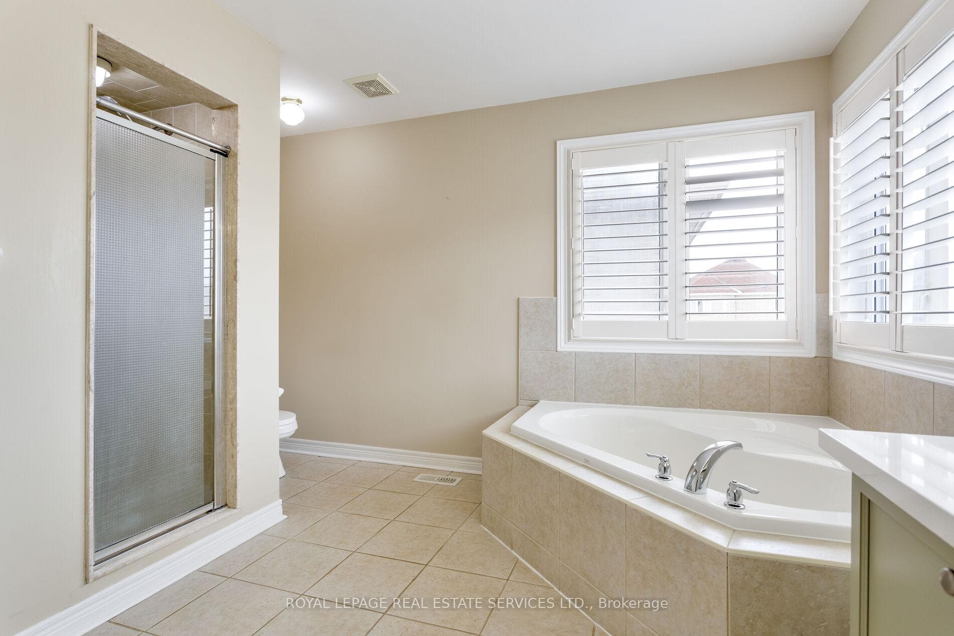 3137 Countess Crescent photo 22