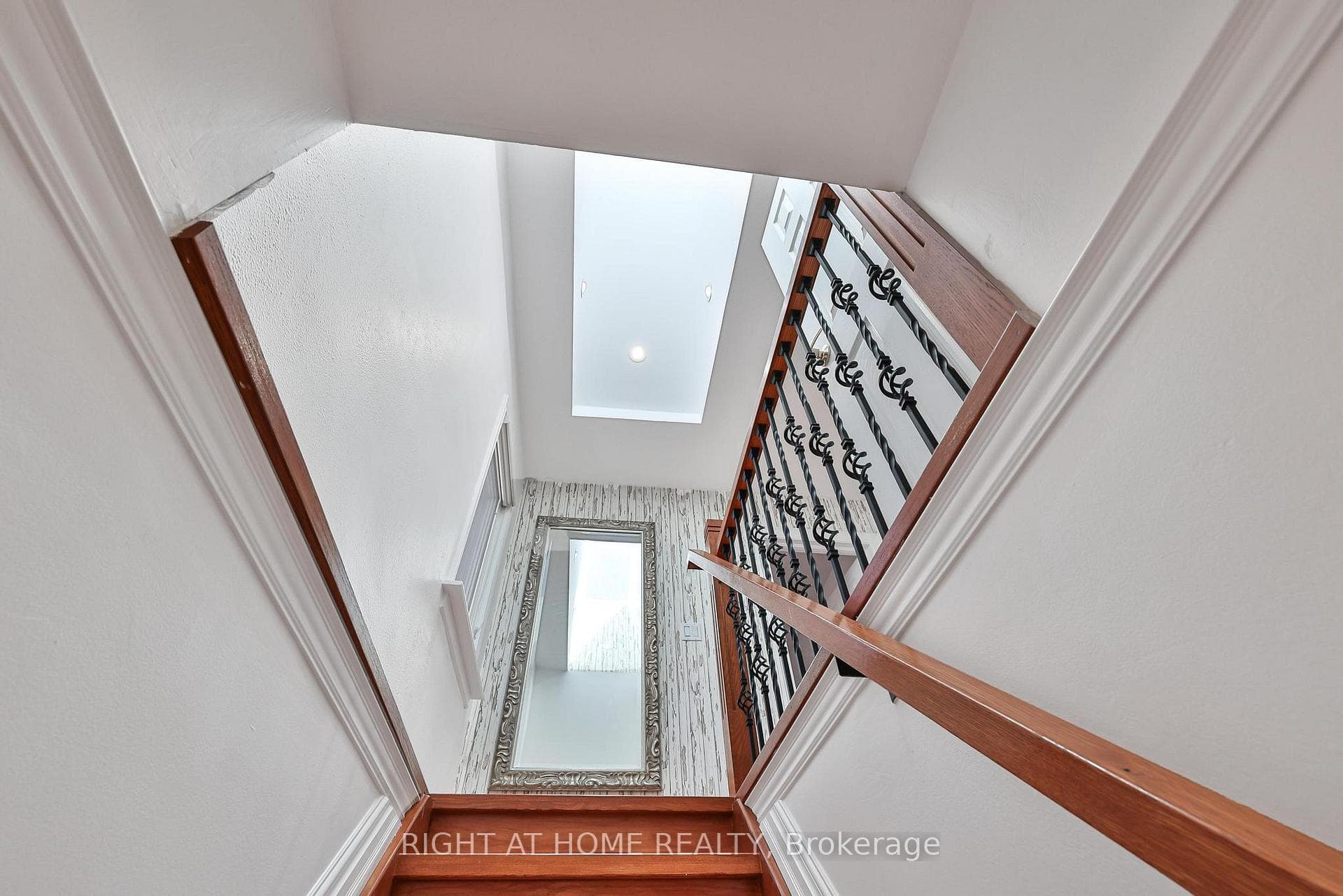 35 Dayton Avenue photo 12