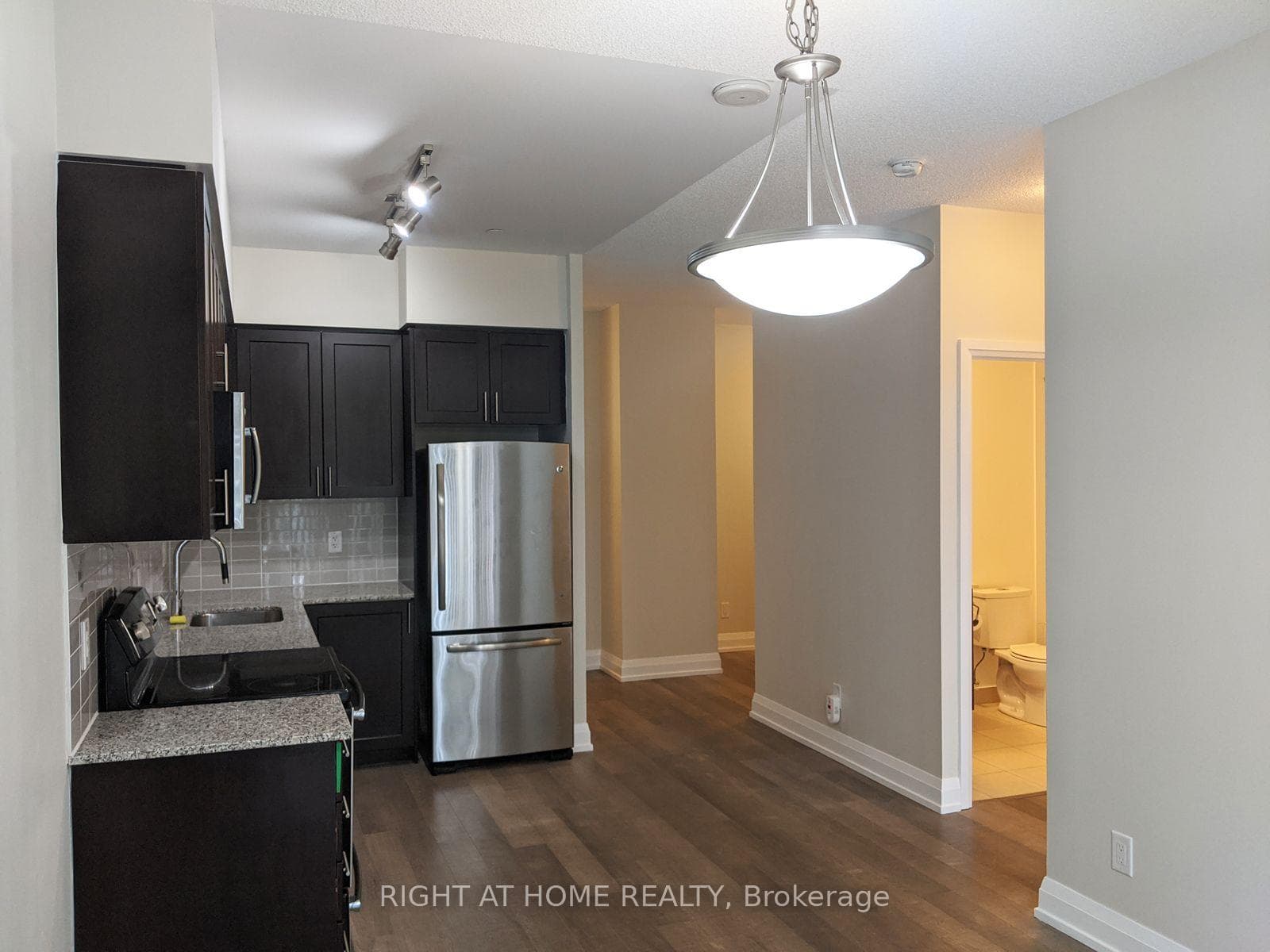 7165 Yonge Street Unit 317 photo 3