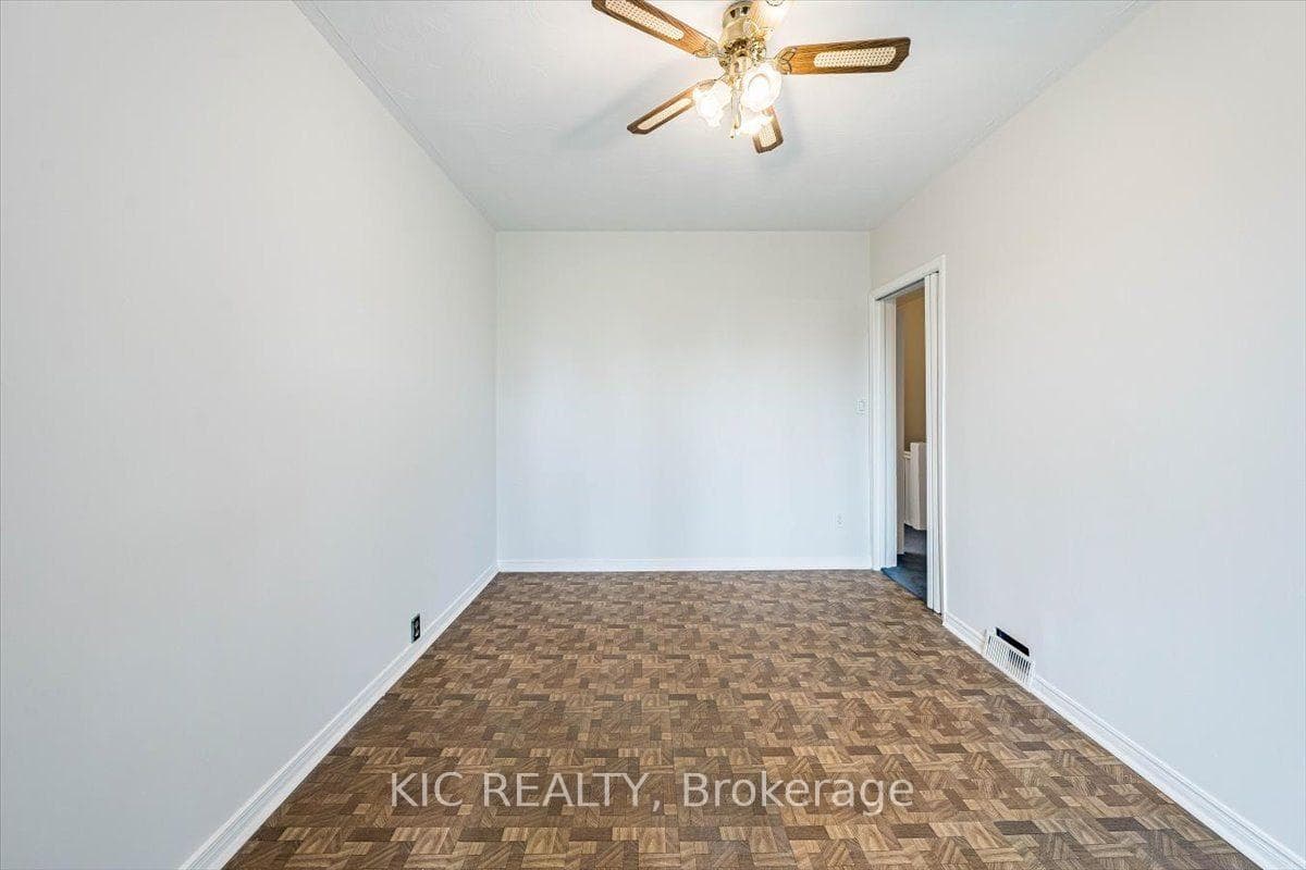 145 Boultbee Avenue photo 24