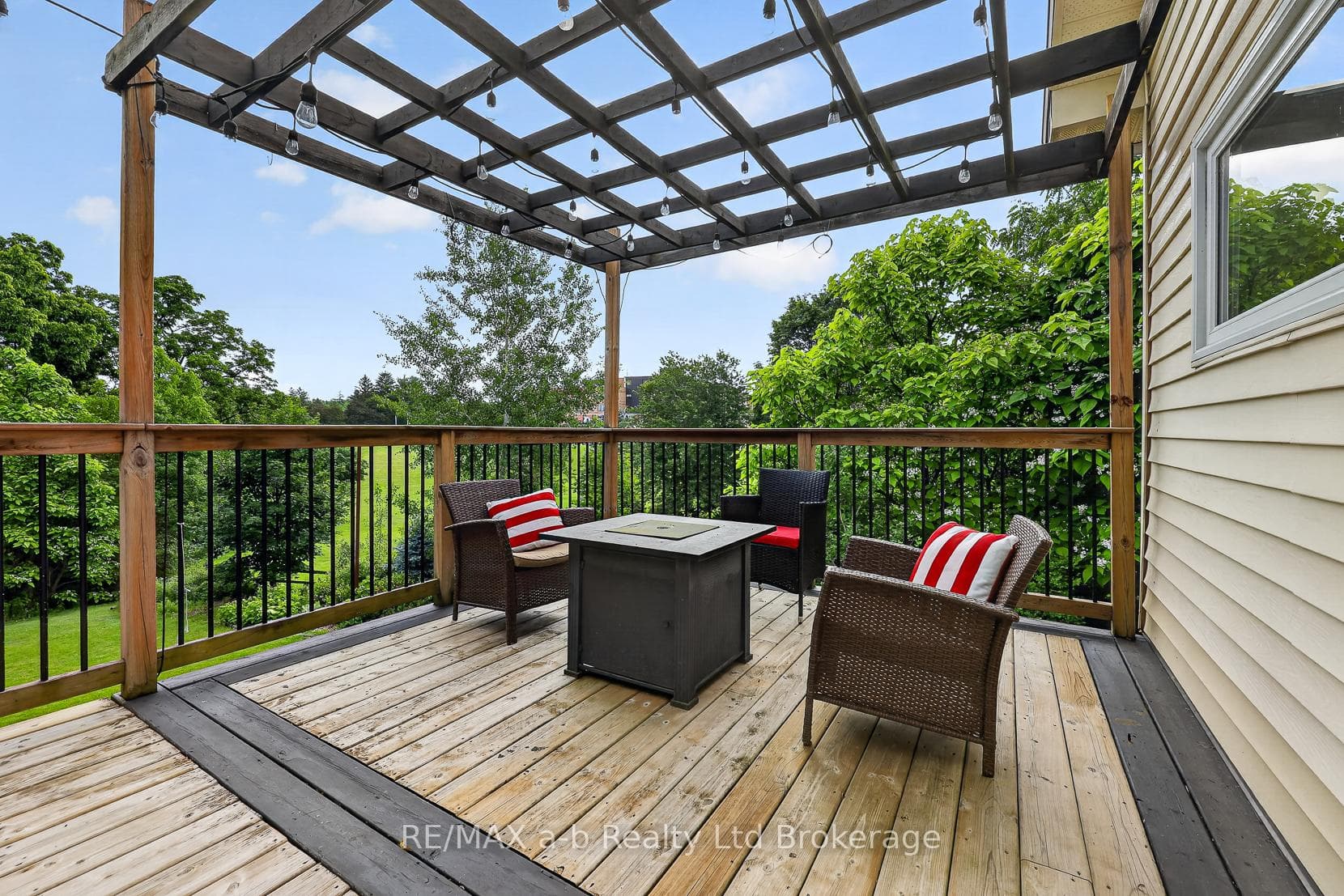 301 Thames Street photo 22