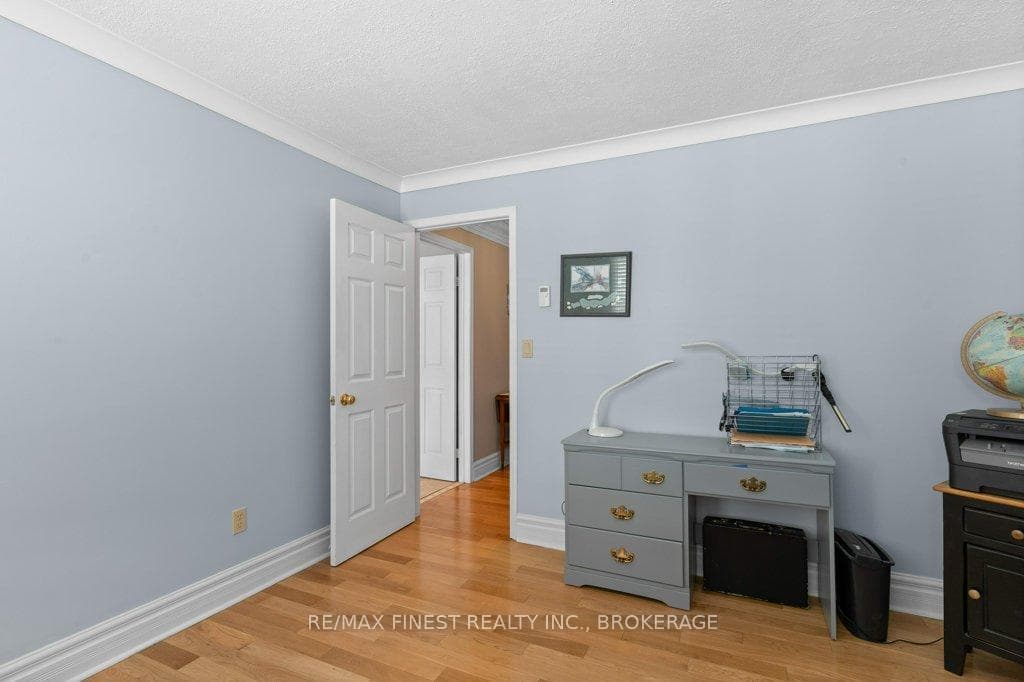 2154 Arne Crescent photo 28