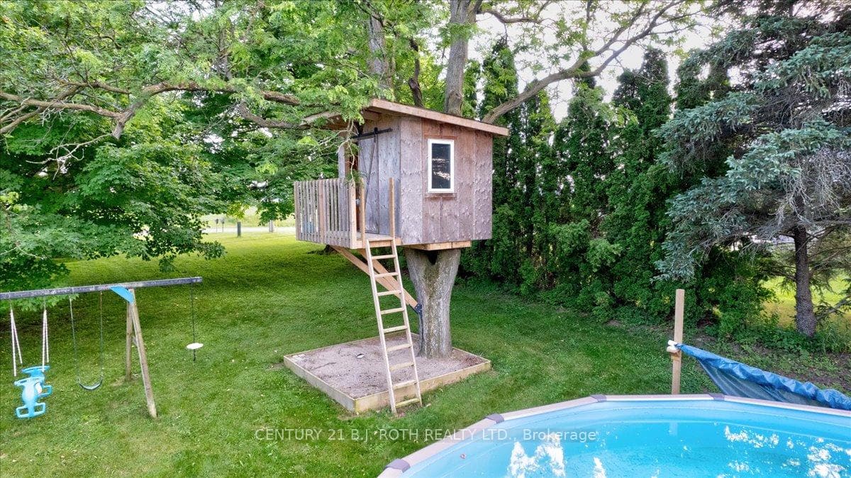 876821 Hofstetter Road photo 32