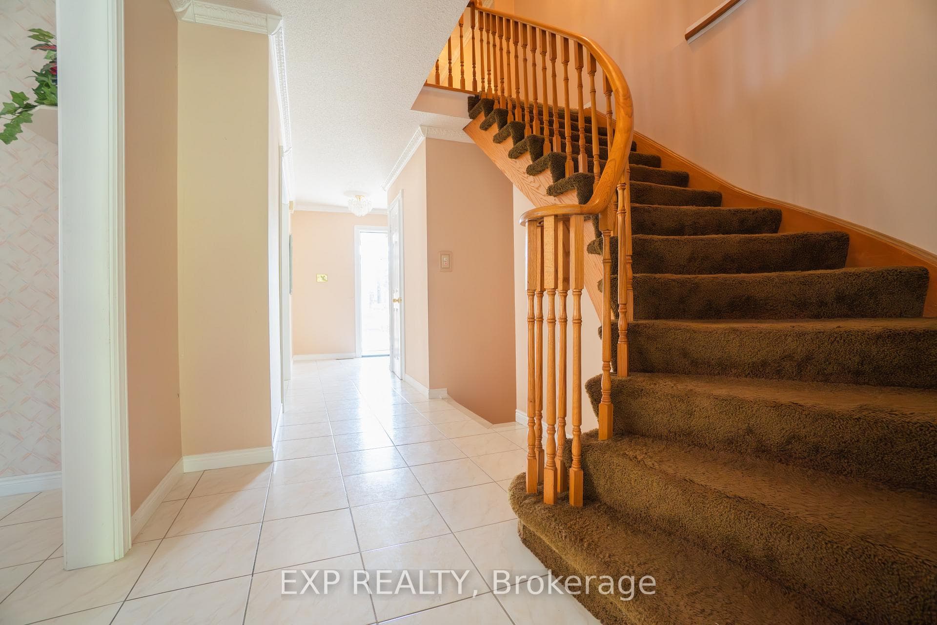 1666 Shale Oak Mews photo 4