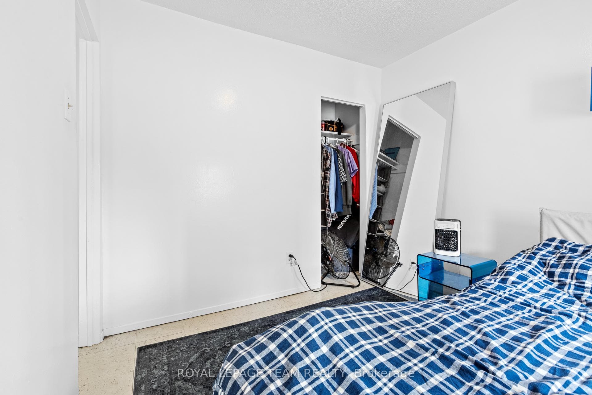 53-1/2 Champagne Avenue Unit B photo 10