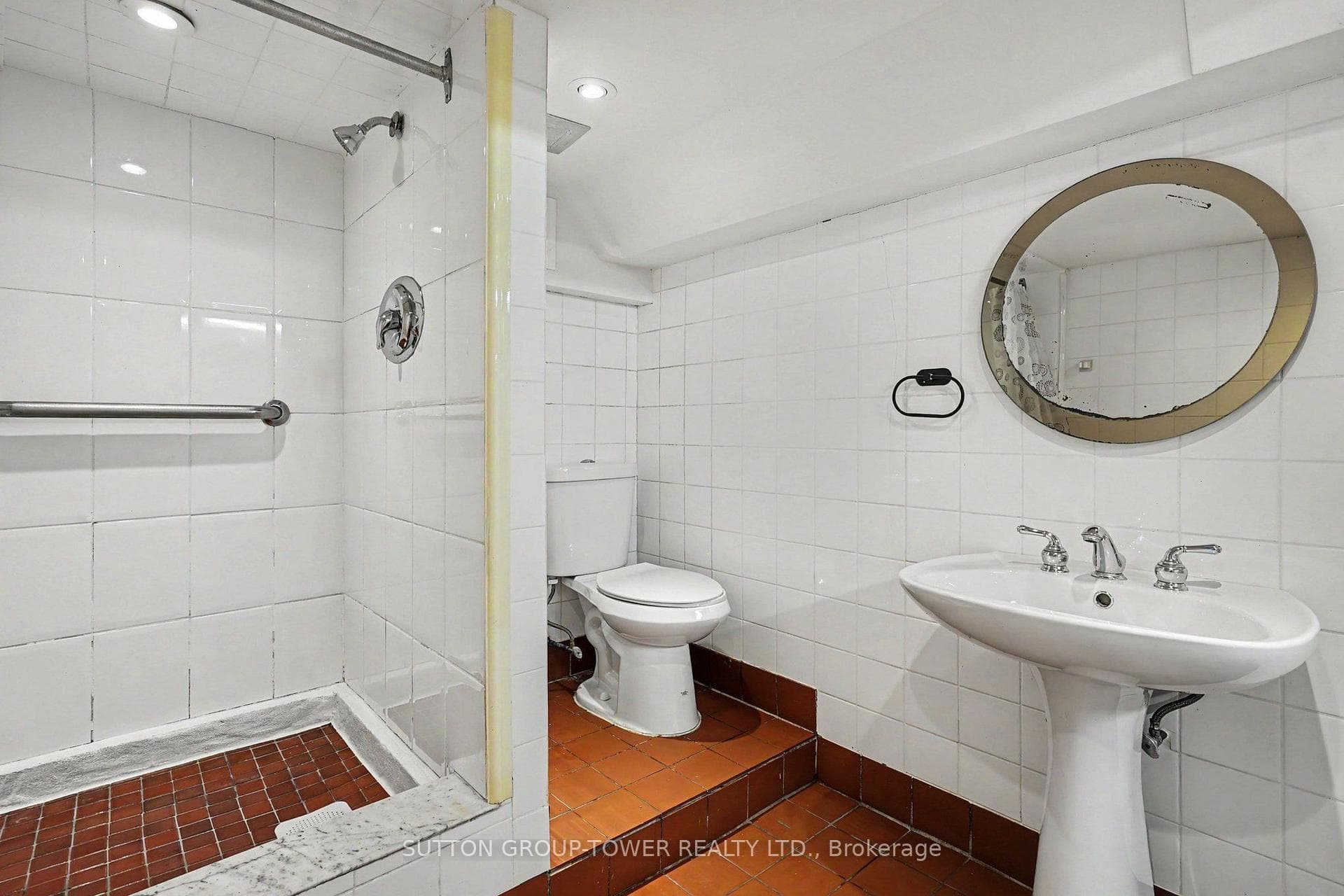 118 Castlefield Avenue photo 25