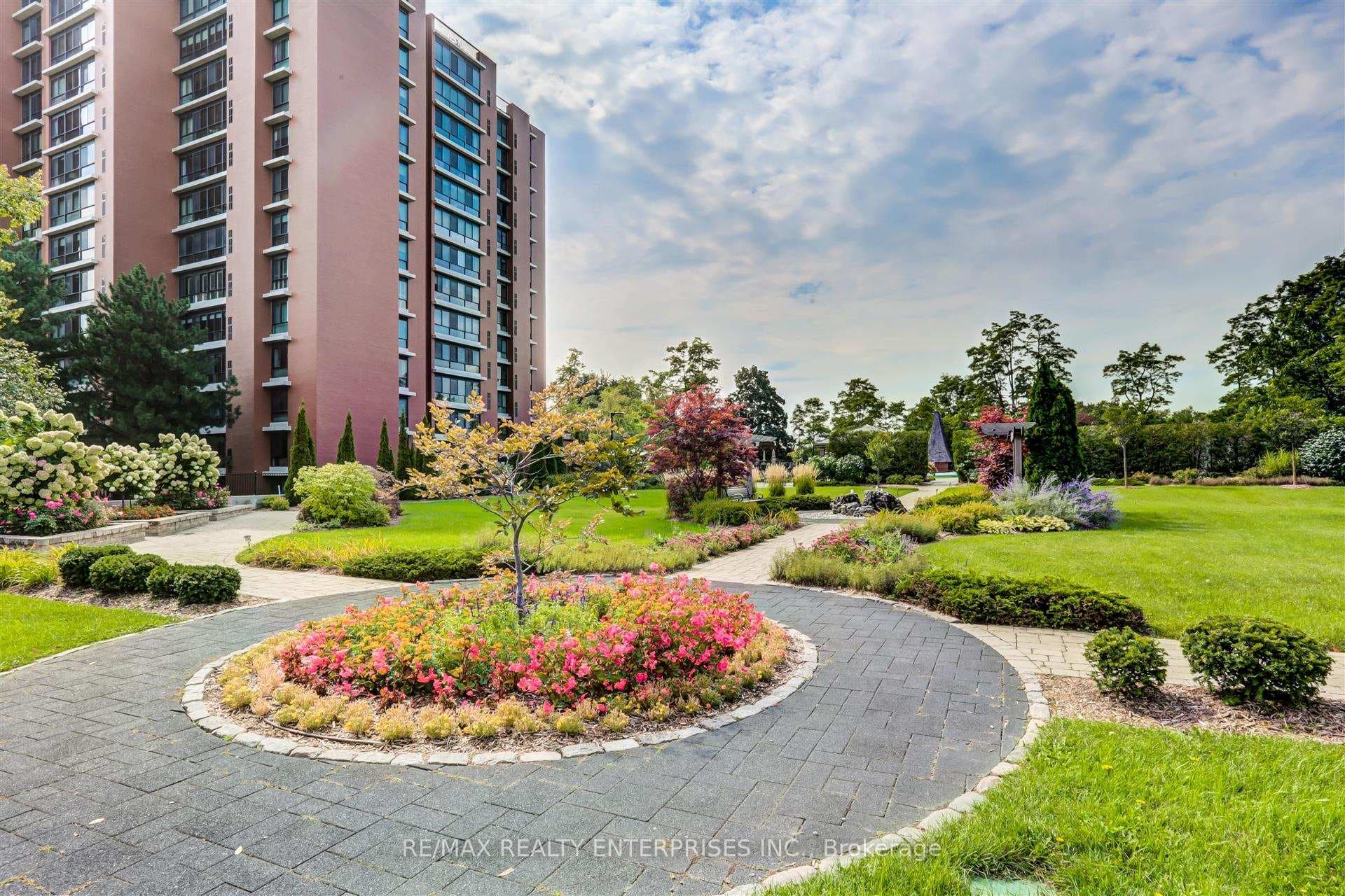 1400 Dixie Road Unit 405 photo 1
