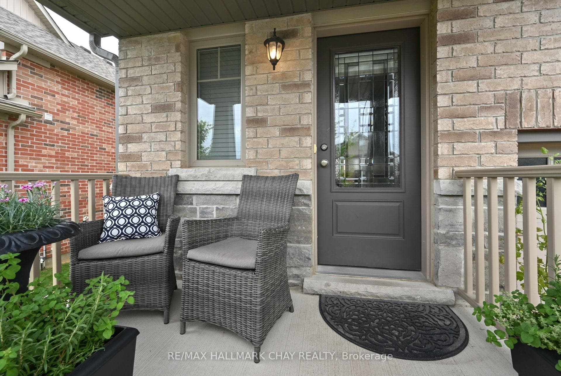 237 Hutchinson Drive photo 2