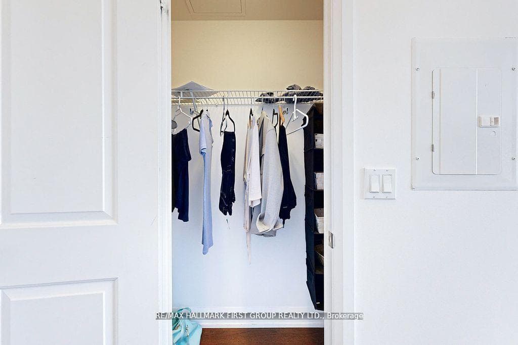 65 Speers Road Unit PH06 photo 26