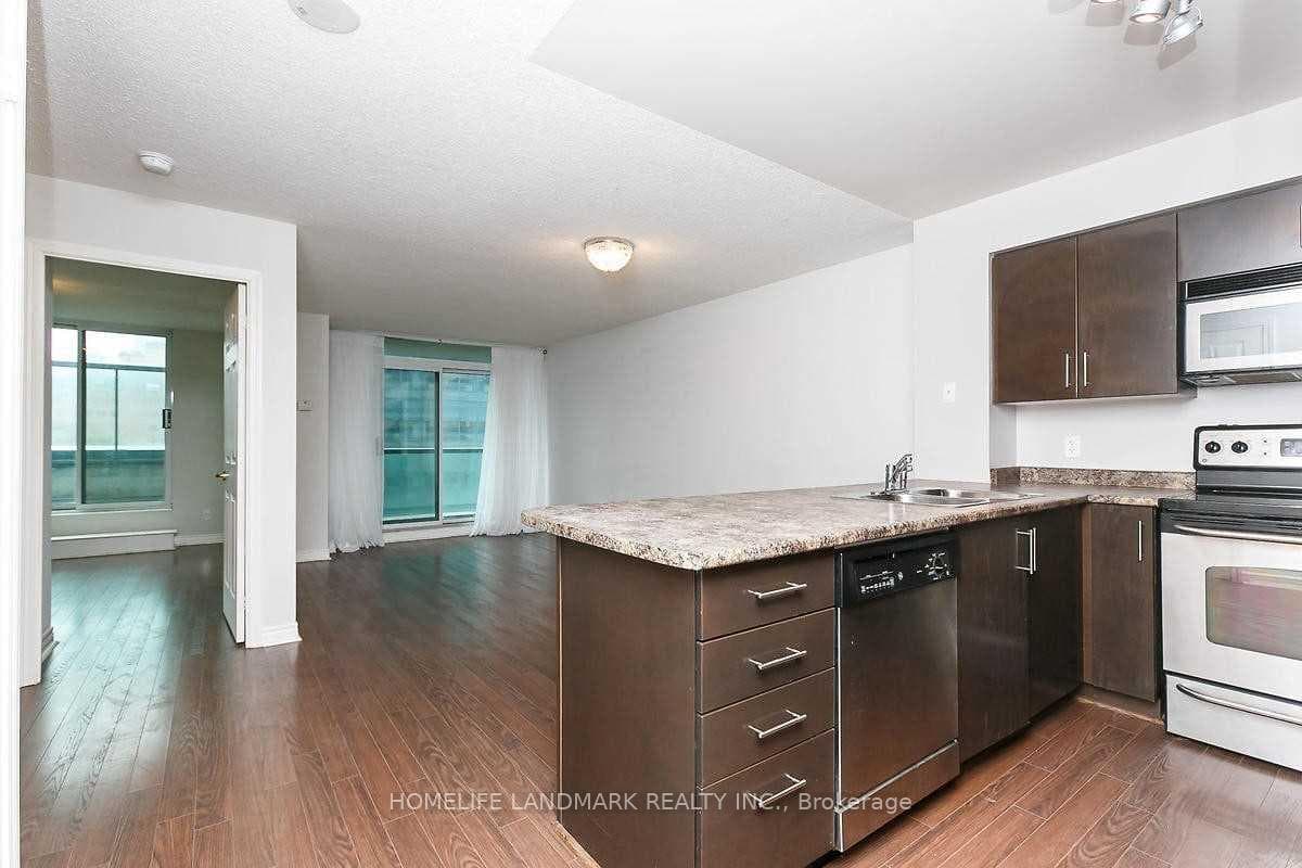 30 Grand Trunk Crescent Unit 703 photo 7