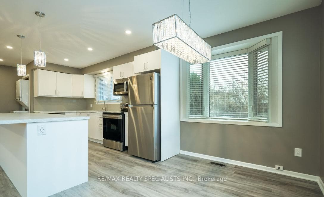 34 Royal Manor Drive Unit Main photo 5