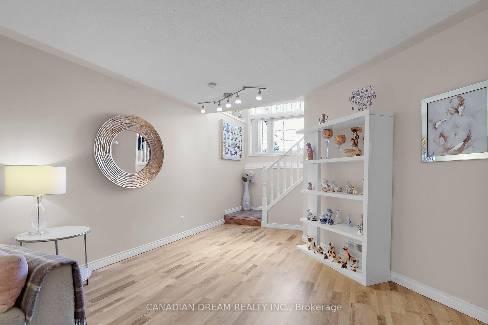 1354 Baycliffe Place photo 23