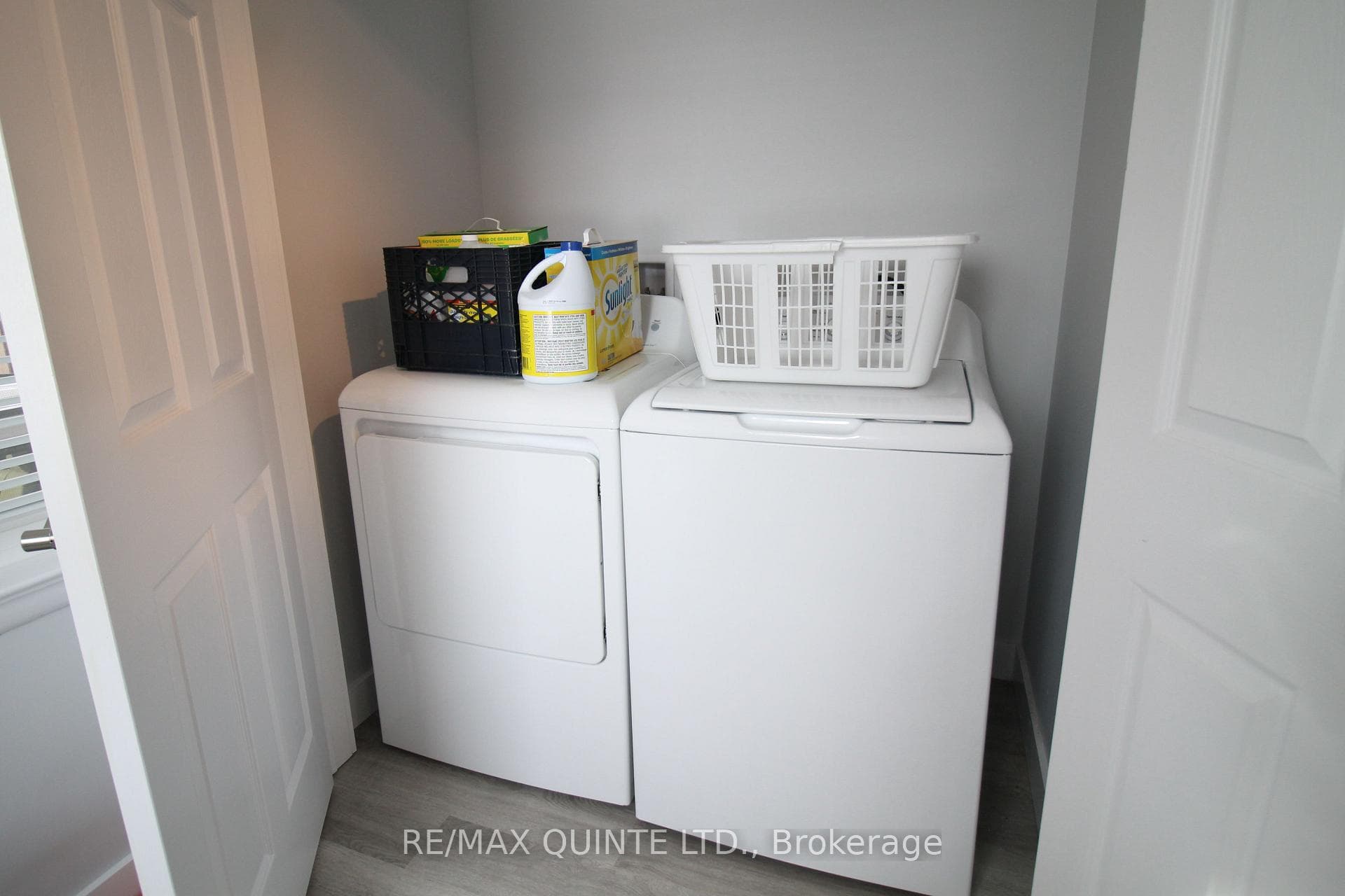 503 Bridge Street photo 15