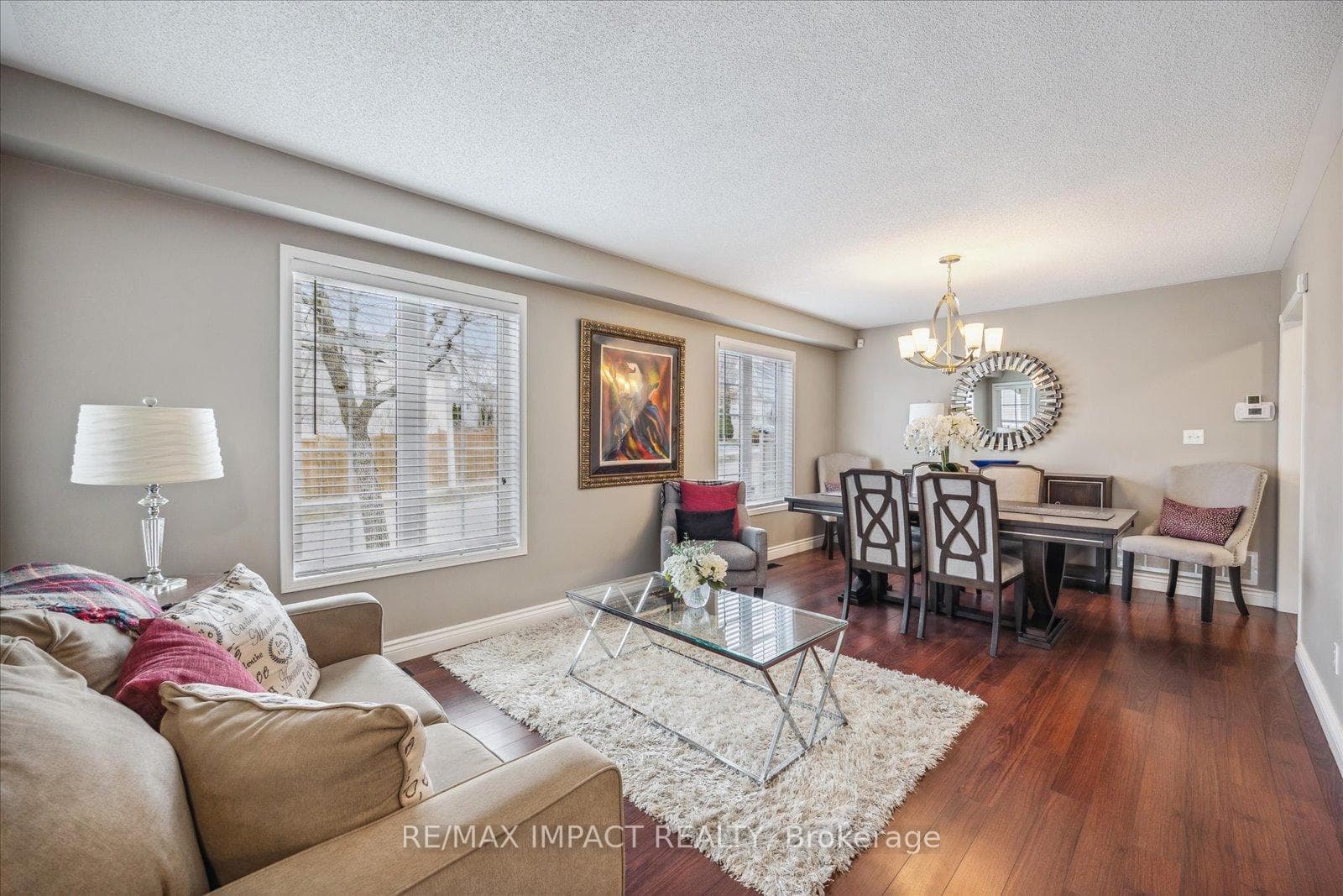 1176 Ashgrove Crescent photo 9