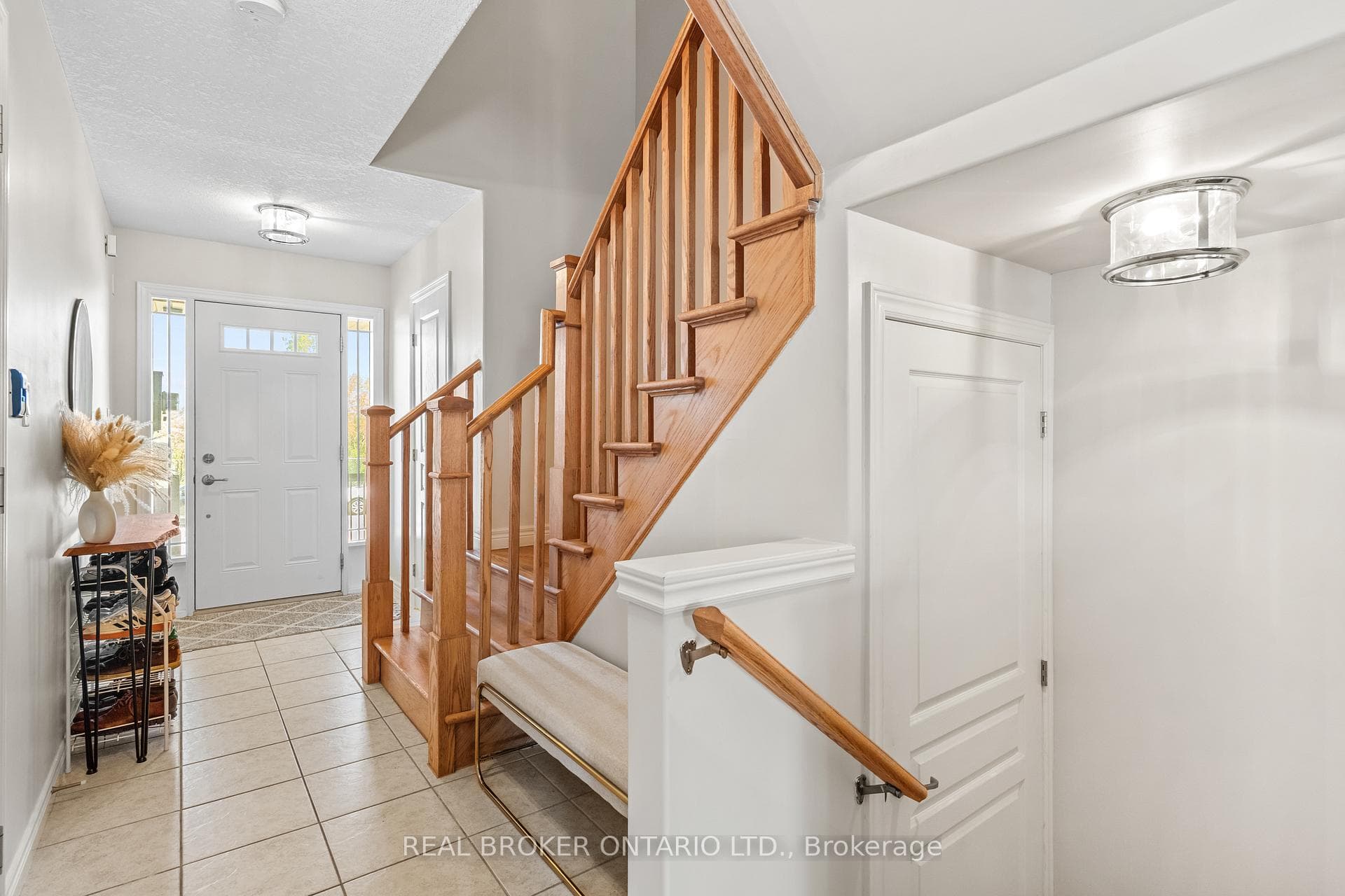 138 Edenrock Drive photo 4