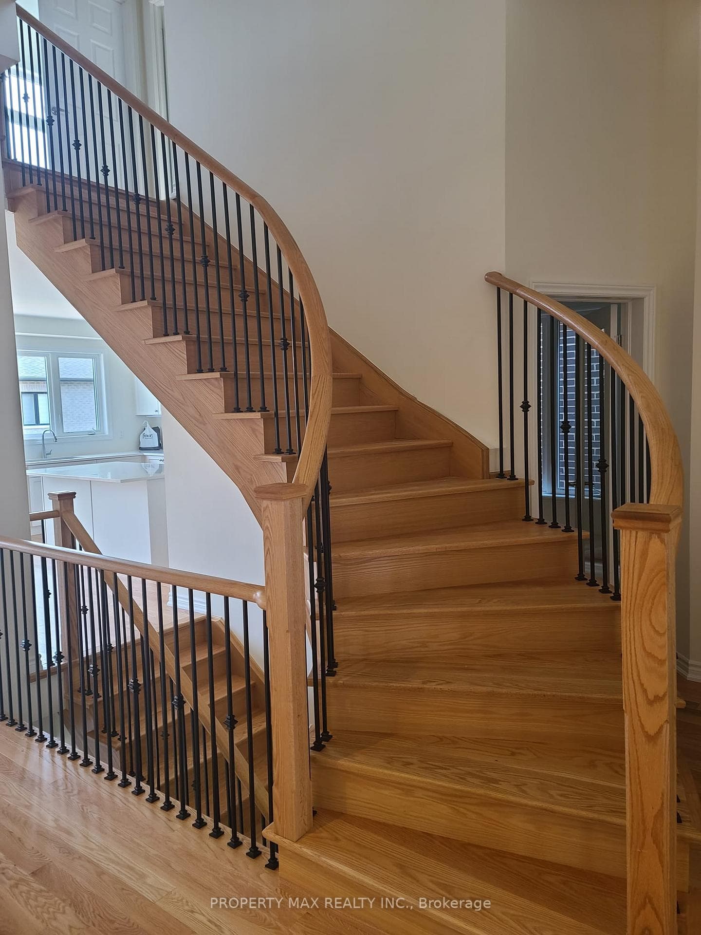 920 Rexton Drive photo 8