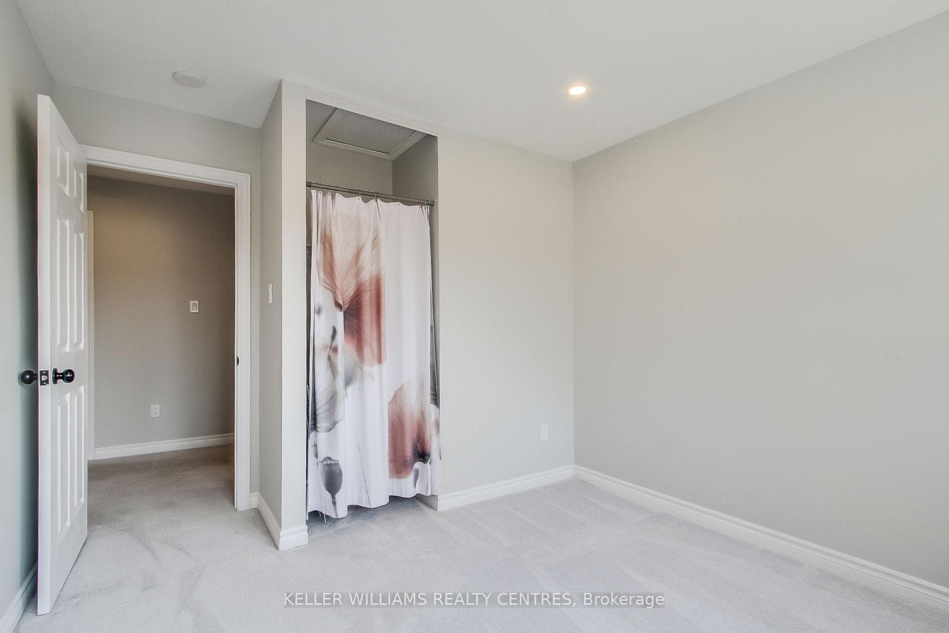 441 Barrie Road Unit 10 photo 29
