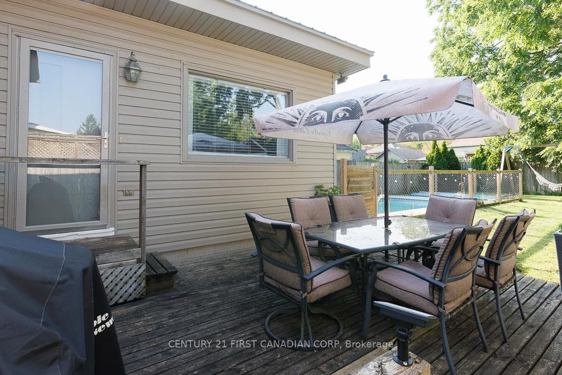 52 Myrtle Street photo 39