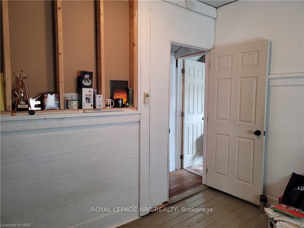 11 ALBINA Street photo 20