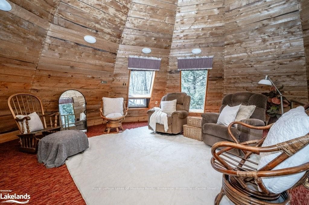 1075 BLUE LAKE Road photo 22